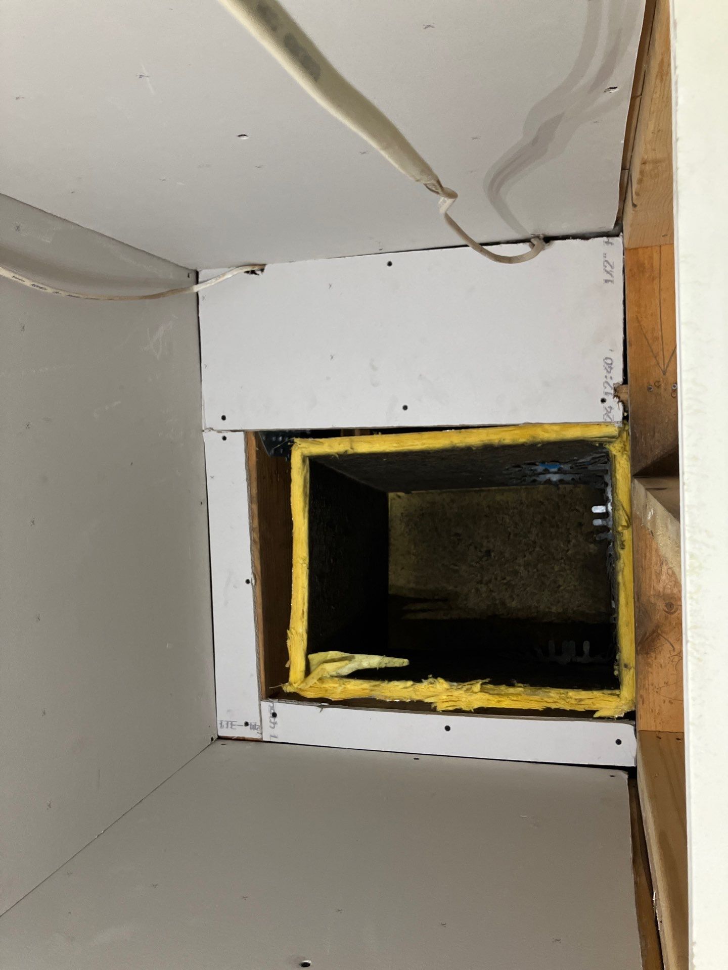 Holmes Beach AC Mold Deep Cleaning by Ampm Restoration Services