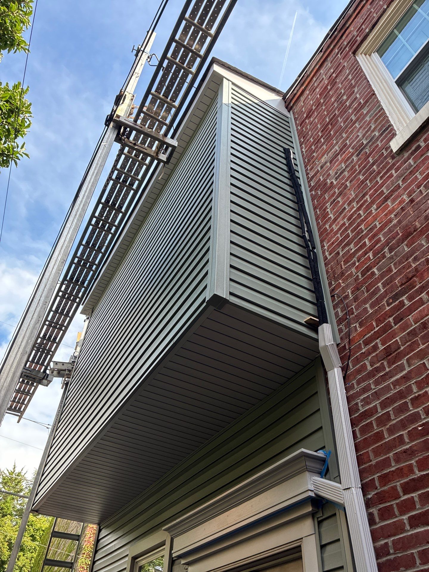 Mastic Ovation Vinyl Siding Renovation for Pittsburgh Rowhome by Ideal Siding Pittsburgh