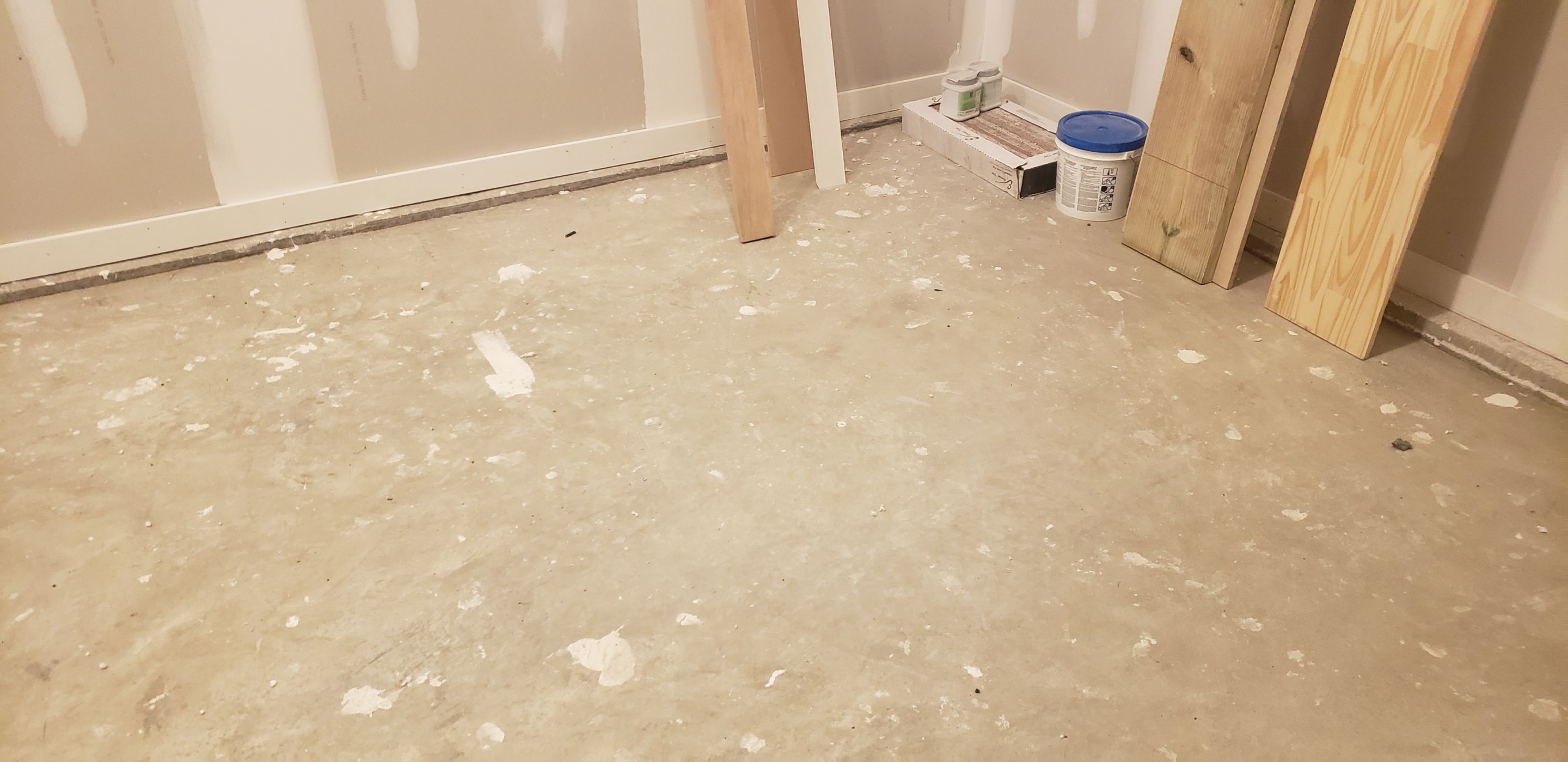 Garage using Domino  by Select Painting, Coatings & Garage Cabinets