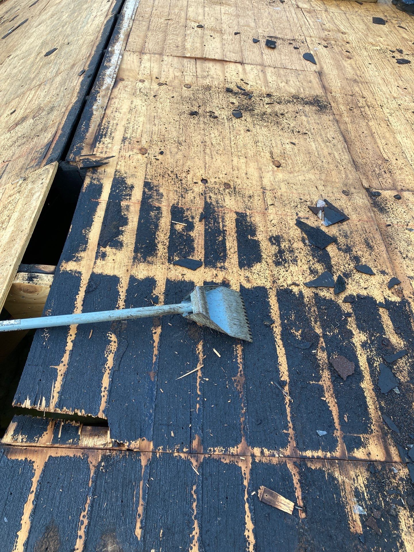 Residential Roofing Installation using GAF Timberline HDZ Charcoal by Rainstoppers Roofing