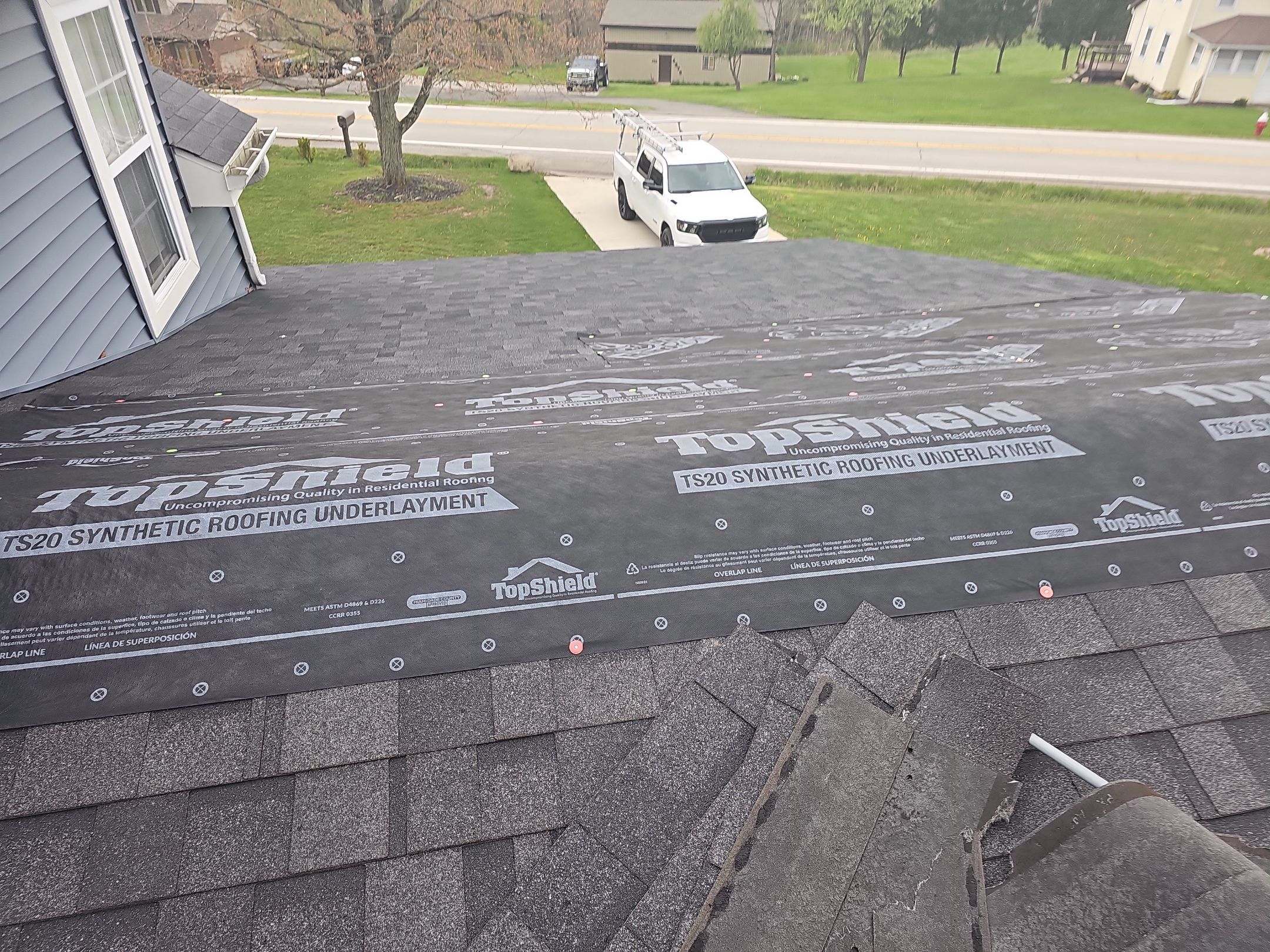 ATLAS PINNACLE COLOR: PRISTINE BLACK by Eagle Eye Roofing