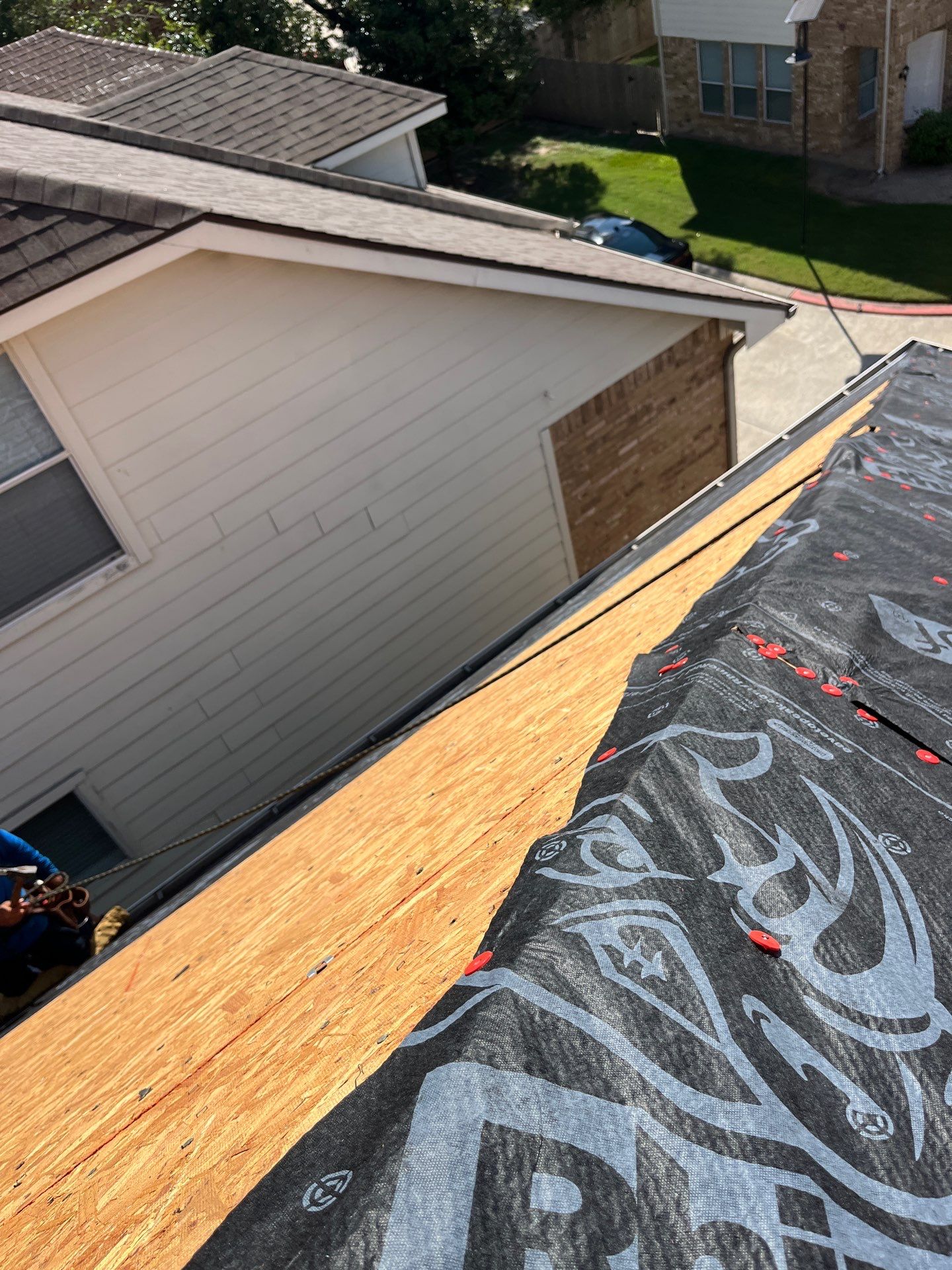 Residential Roofing Installation using Owen's Corning Duration (Lifetime) Shingles by Roof Repair Company