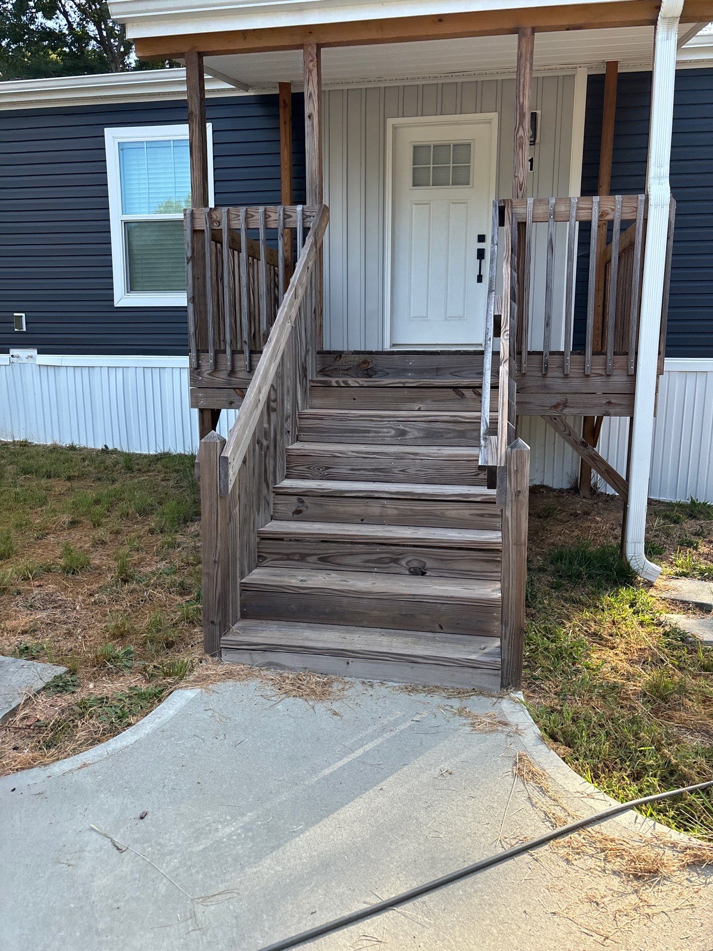 Wood Deck using Wood Sealant by DuraSeal