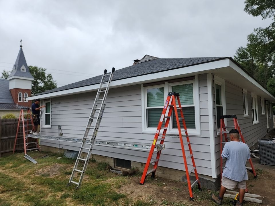 Siding Installation using Driftwood Craneboard D7 by EEC  Windows, Siding & Roofing 