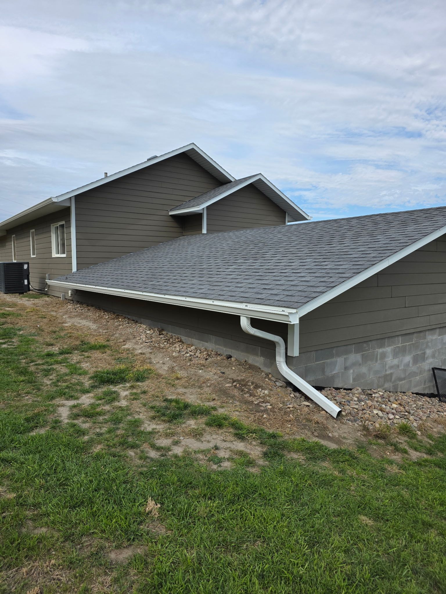 6" Seamless Gutters in Cozad by Loyal Nine