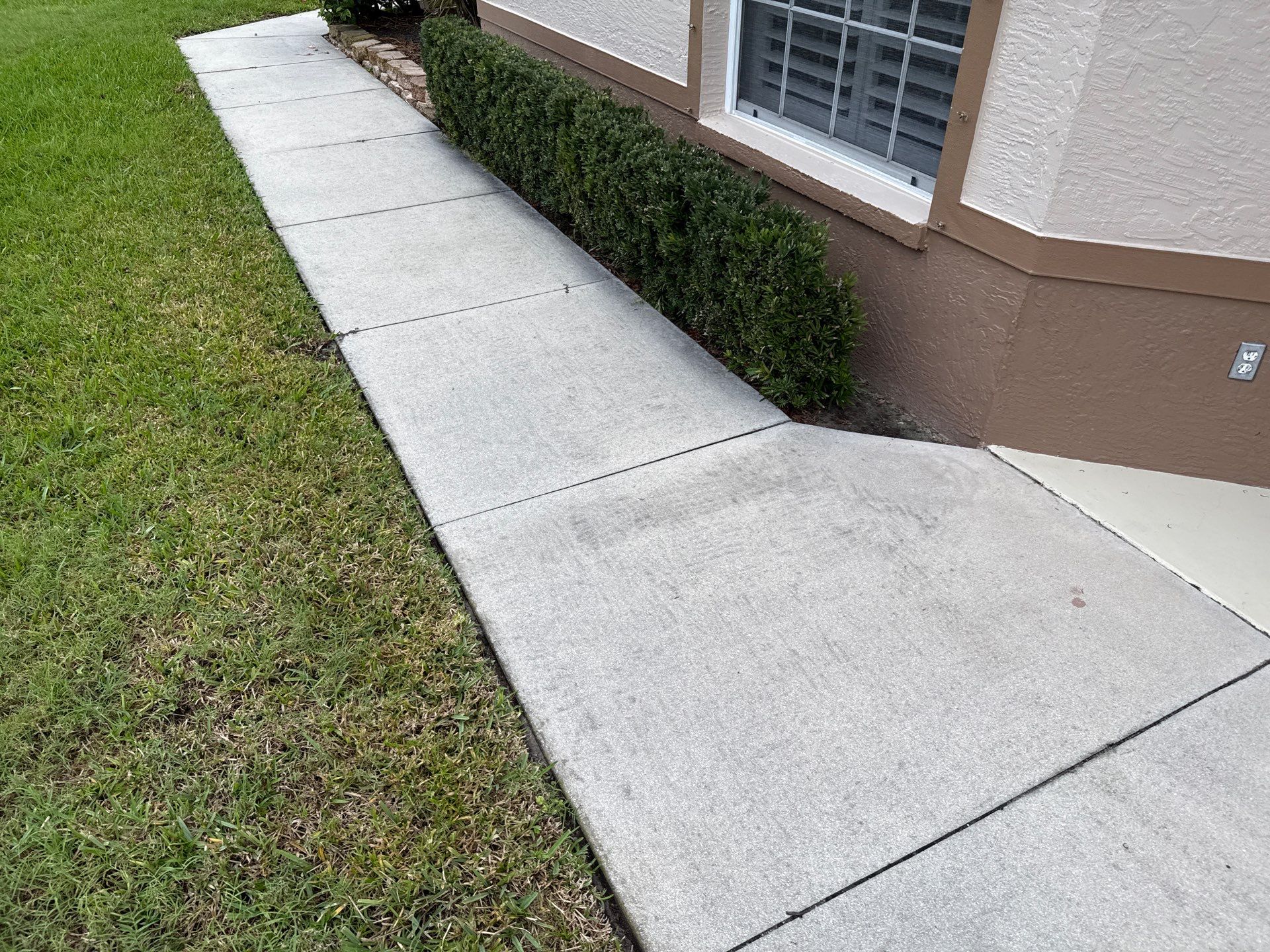 🚤 Captain’s Court Condos Exterior Cleaning – Terra Ceia, FL by Sunshine AquaWash