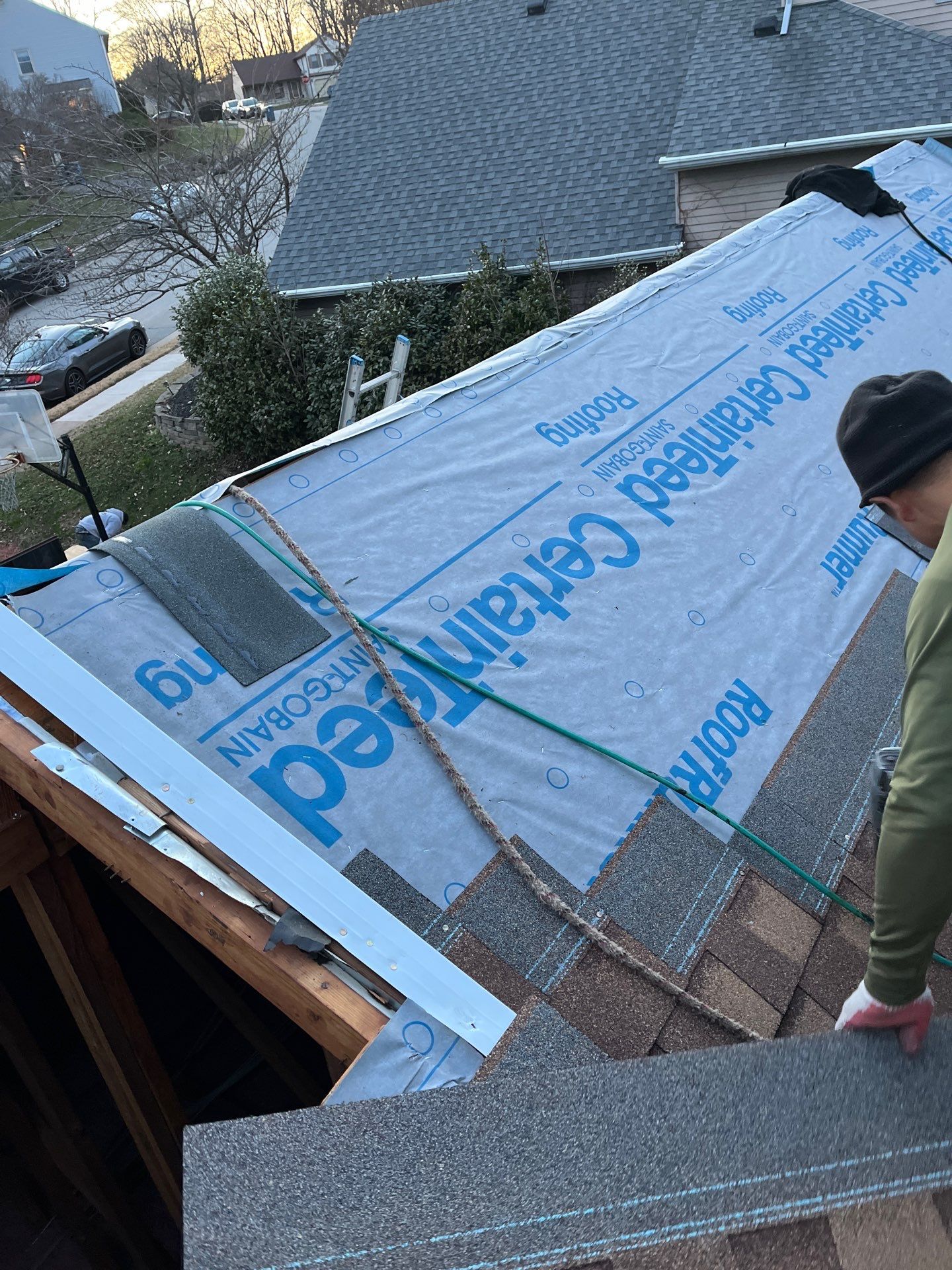 Springfield CertainTeed Landmark in Resawn Shake by RM Banning, Inc.