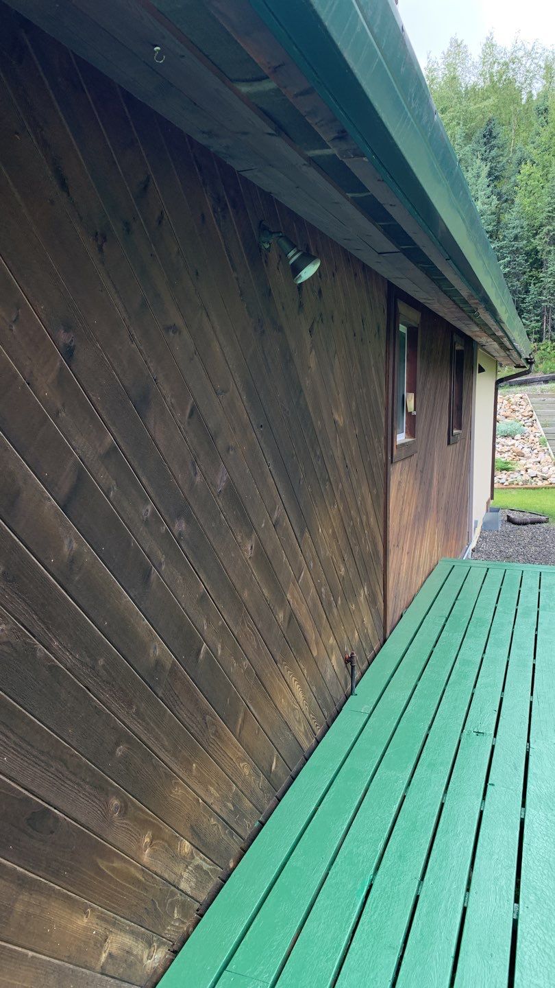 Wood Siding Restoration by Midnight Sun Painting