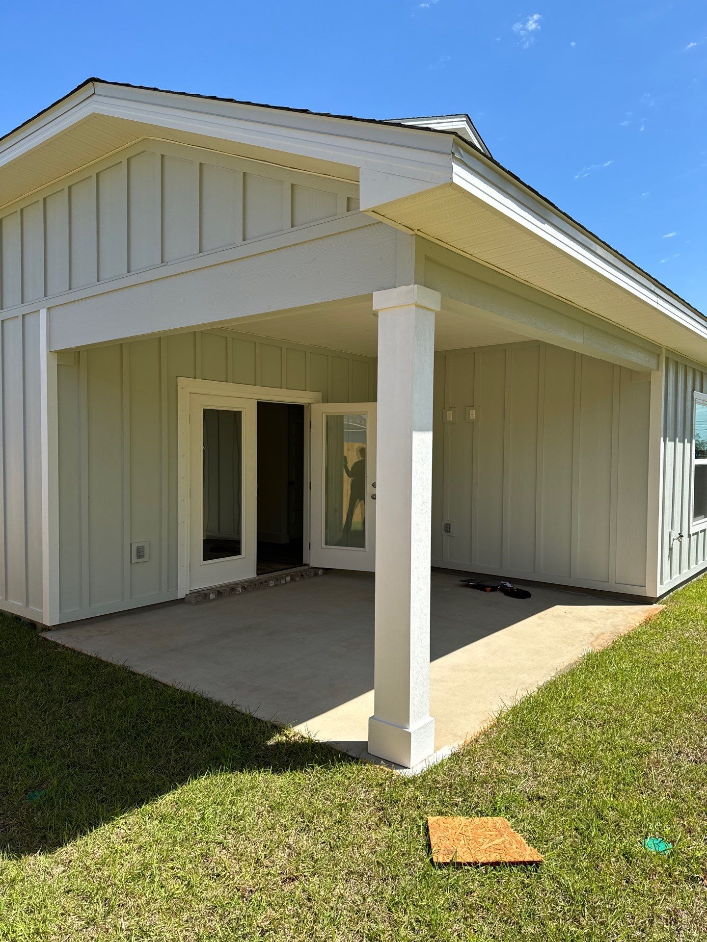 Screen Under with Colorbeam by Titan Sunrooms