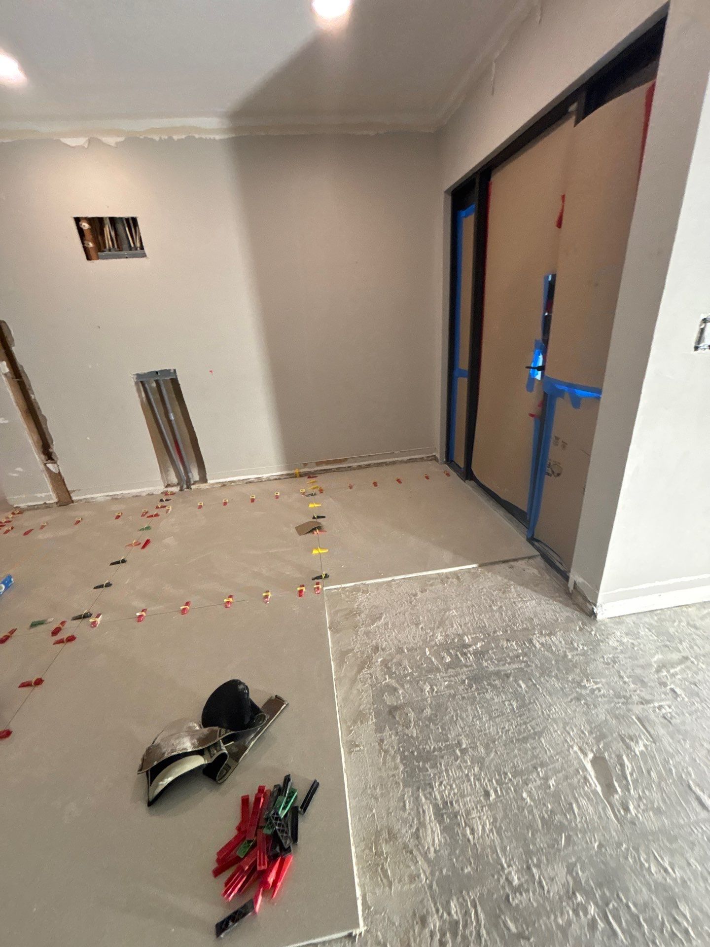 48x48 Flooring - East Boca Raton by Hevi Tile
