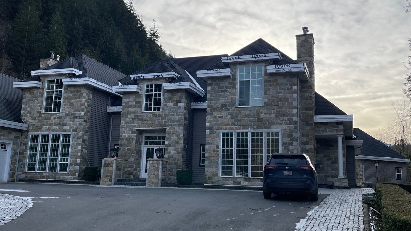 Residential Re-Roof using 26 GA Fascia Color White White by Top Notch Roofing Inc