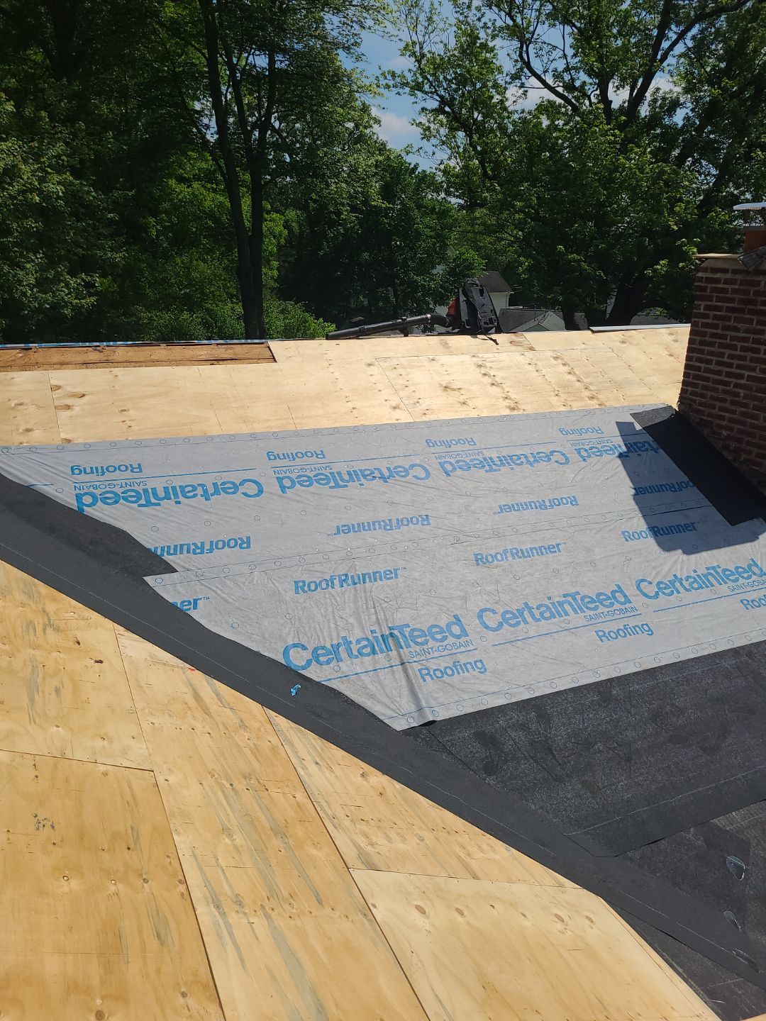 Arlington: CertainTeed Landmark Pro Designer Shingles in Max Def Pewter by RM Banning, Inc.