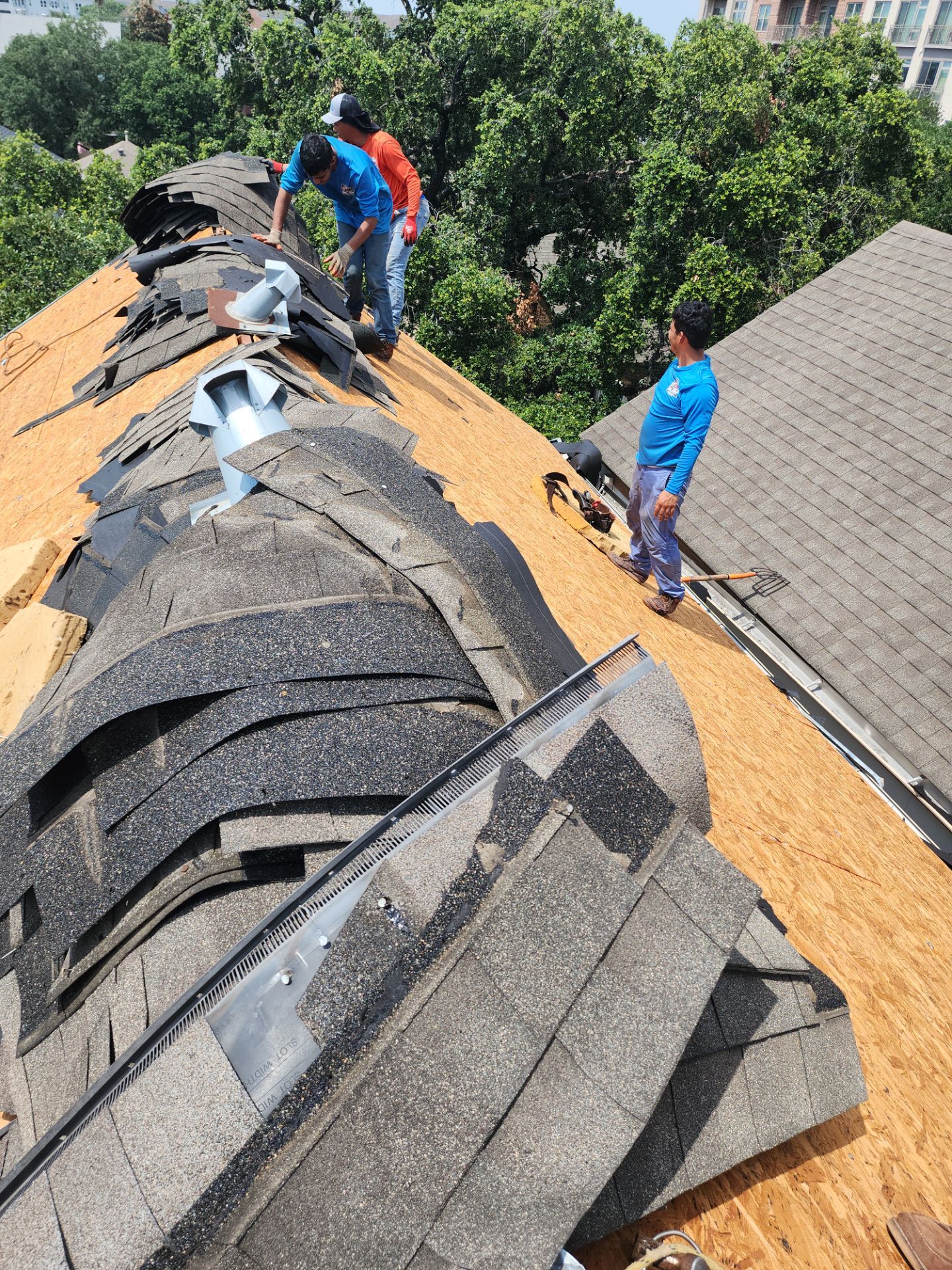 Residential Roofing Installation using Owen's Corning Duration (Lifetime) Shingles by Roof Repair Company