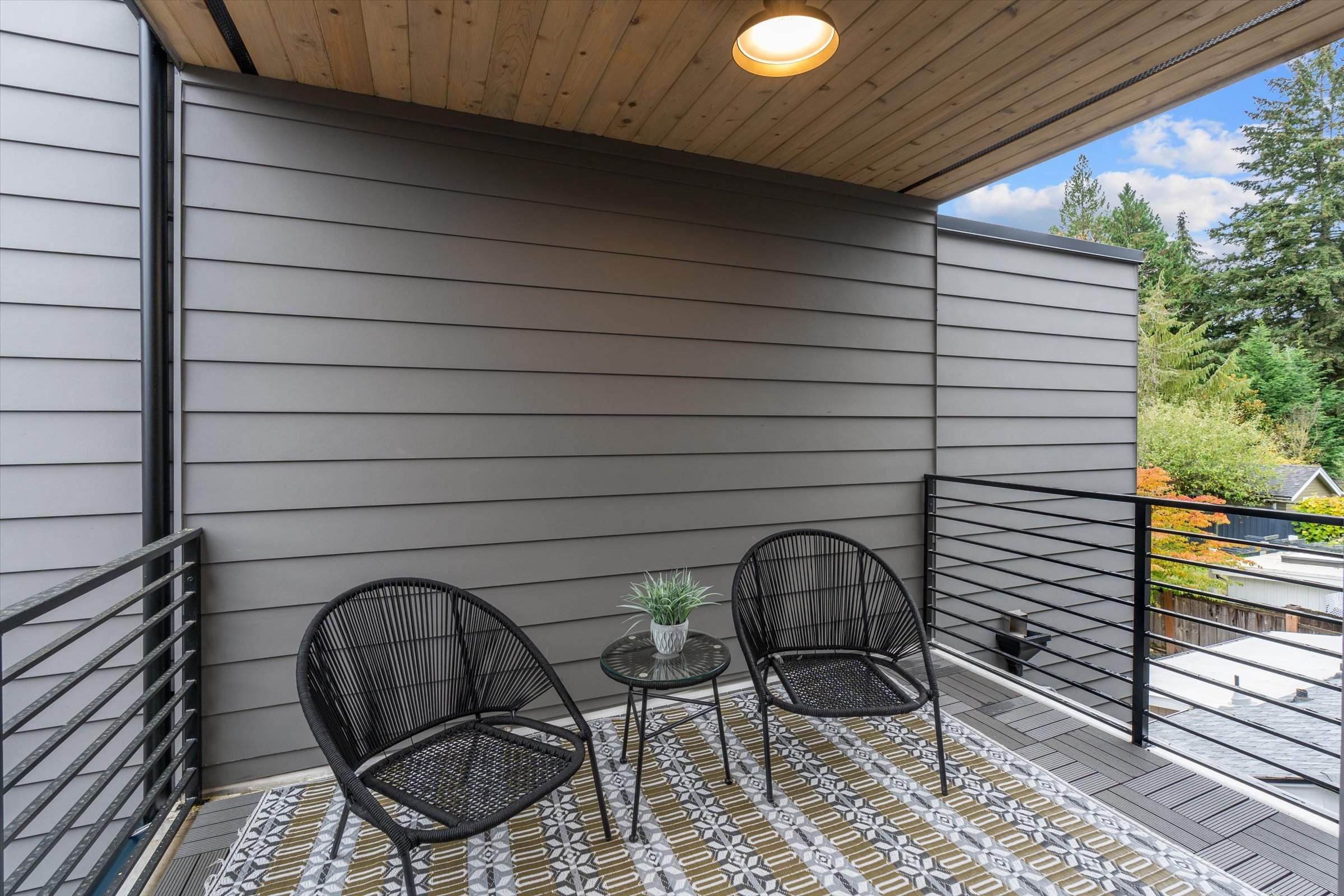 Maple Leaf 6-unit new construction by LinMak Construction