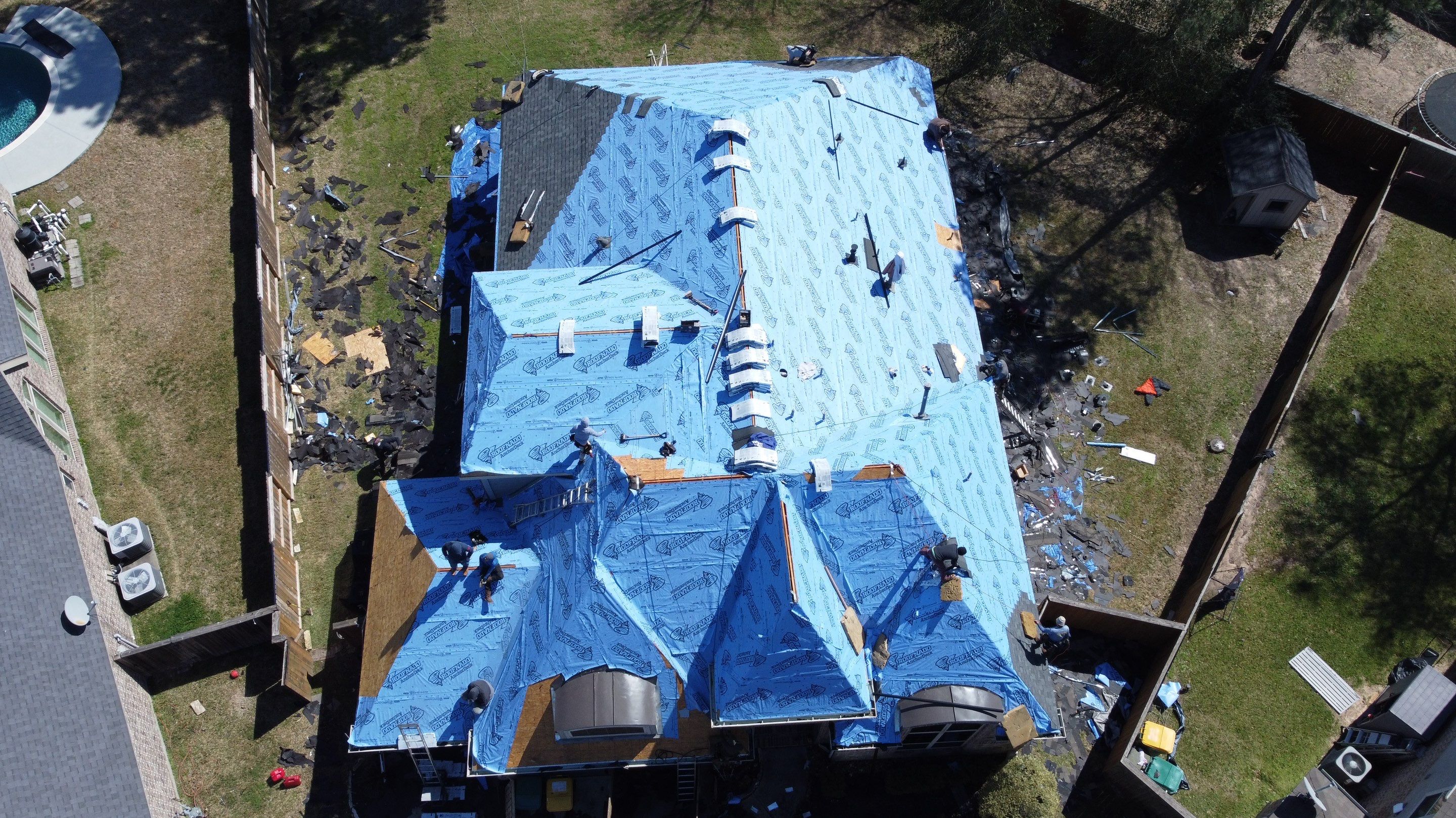 IKO Cambridge - Charcoal Gray by Elite Roofing LLC