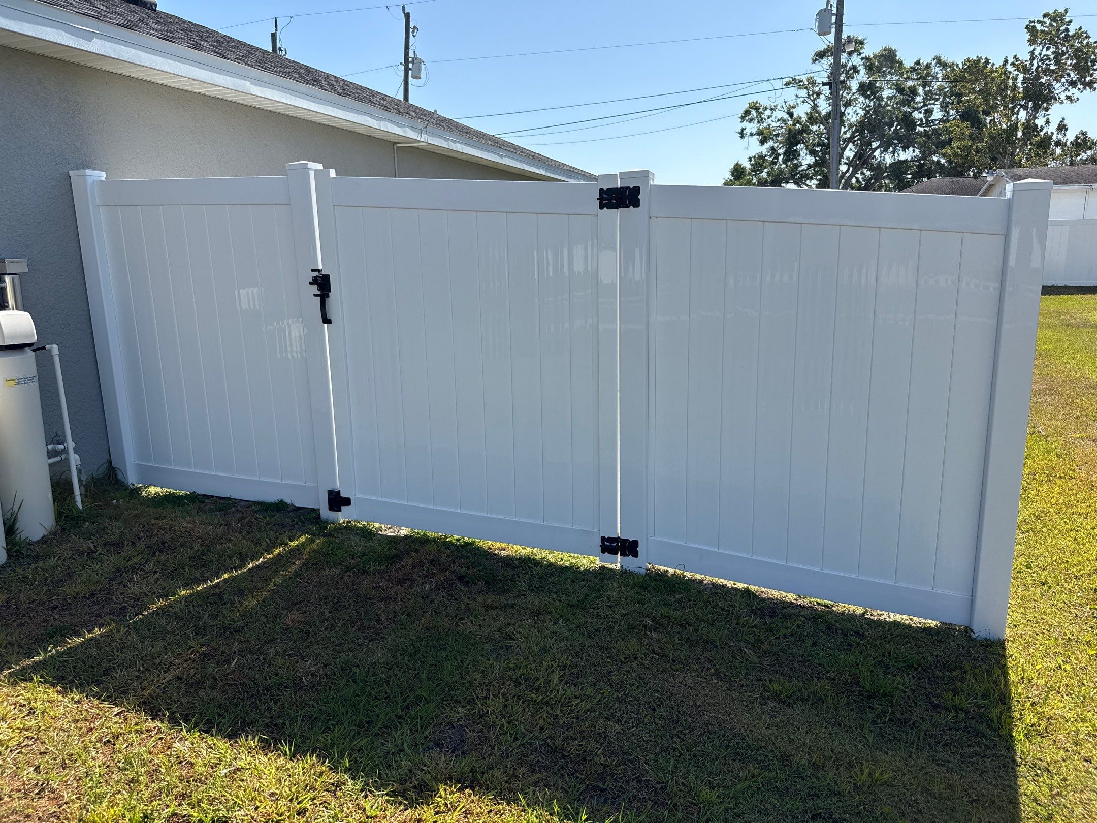 Vinyl Fence Cleaning | Jackson Crossing Community | Palmetto, FL by Sunshine AquaWash