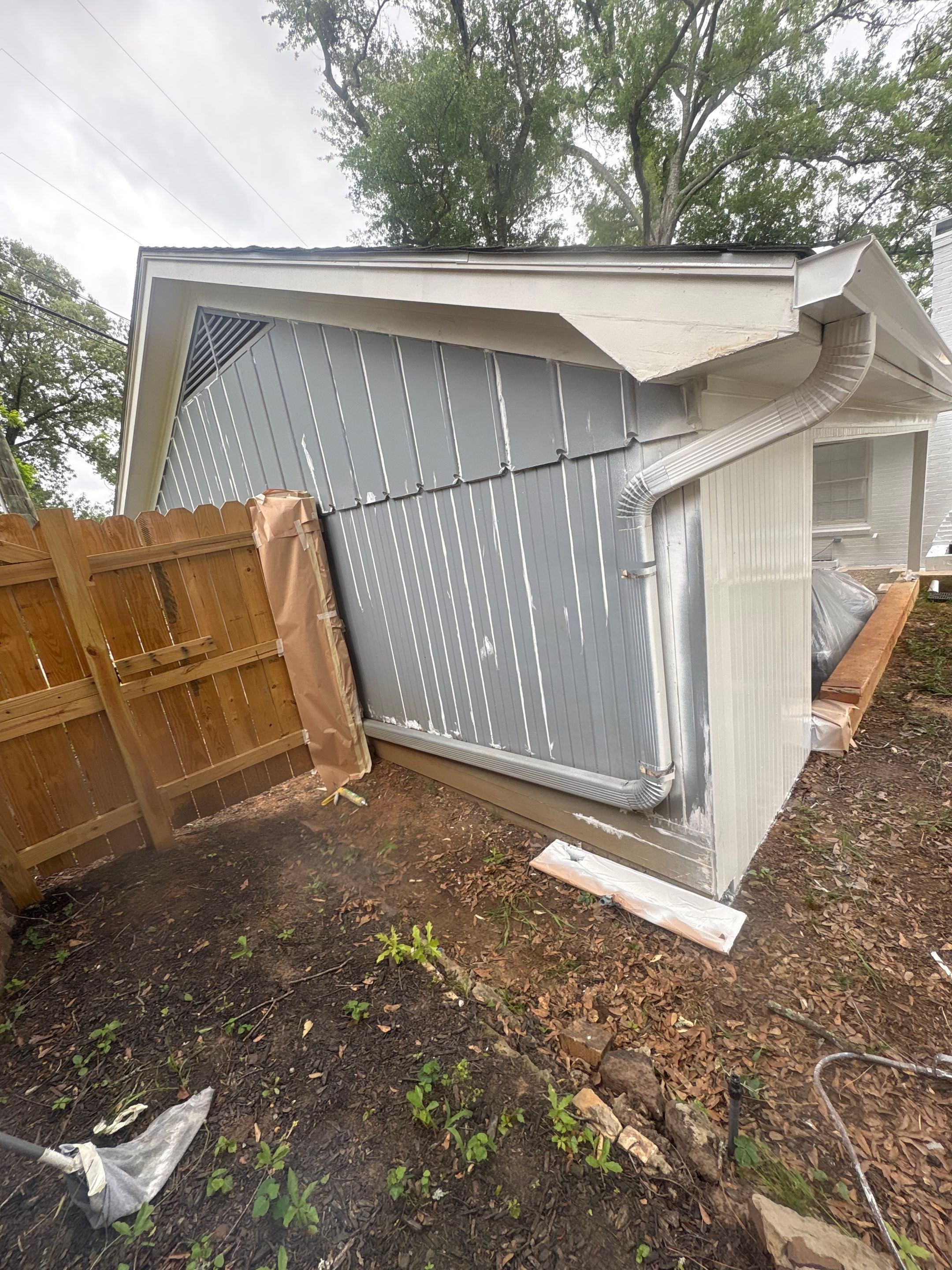 From Gray to Modern White: Exterior Repaint in Tyler, TX by Quality Coats Painting