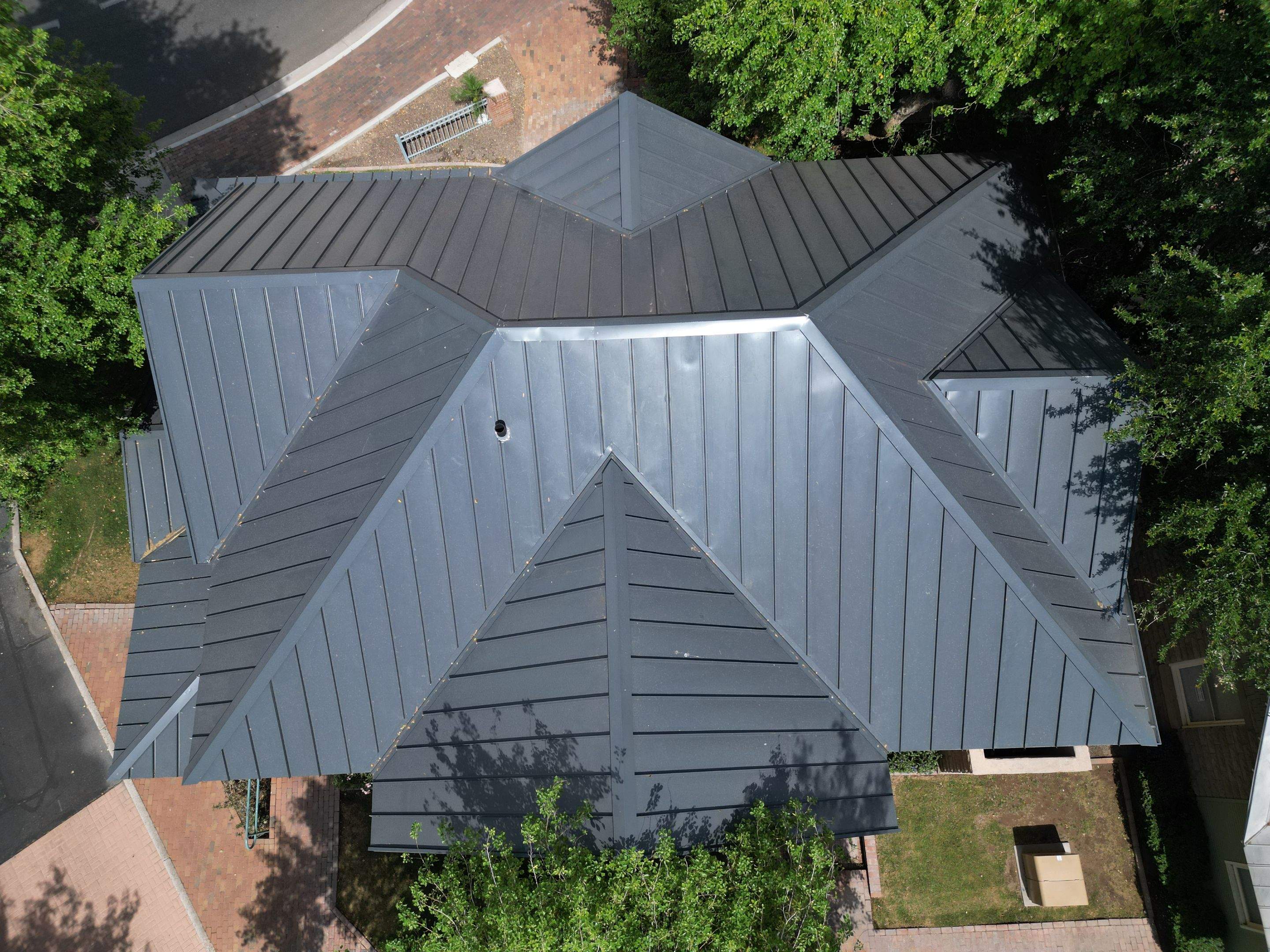 Graphite Gray Standing Seam by Reimagine Roofing