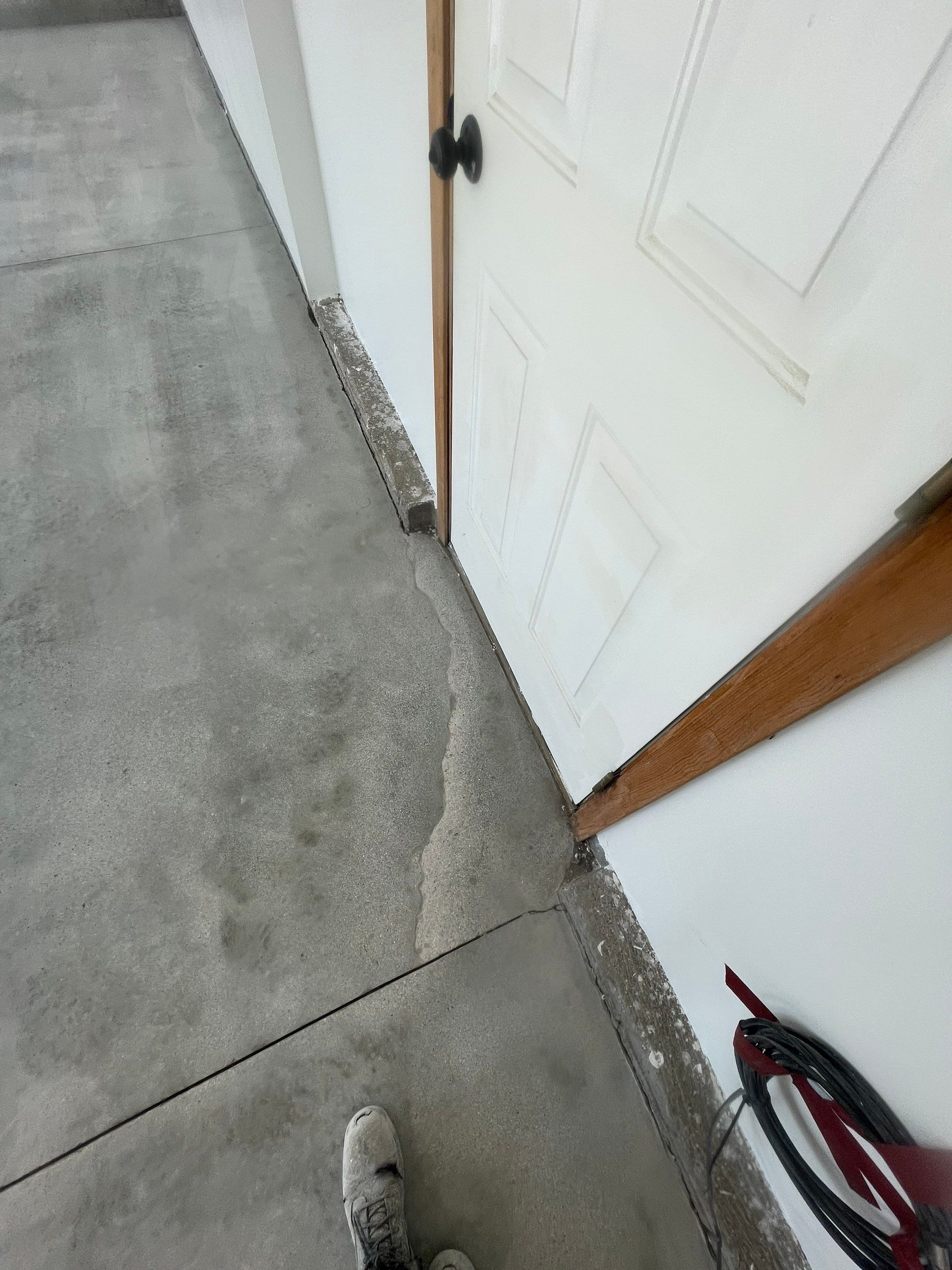 Tidal Wave Flake Garage Floor Installation in Sioux Falls by Select Painting, Coatings & Garage Cabinets