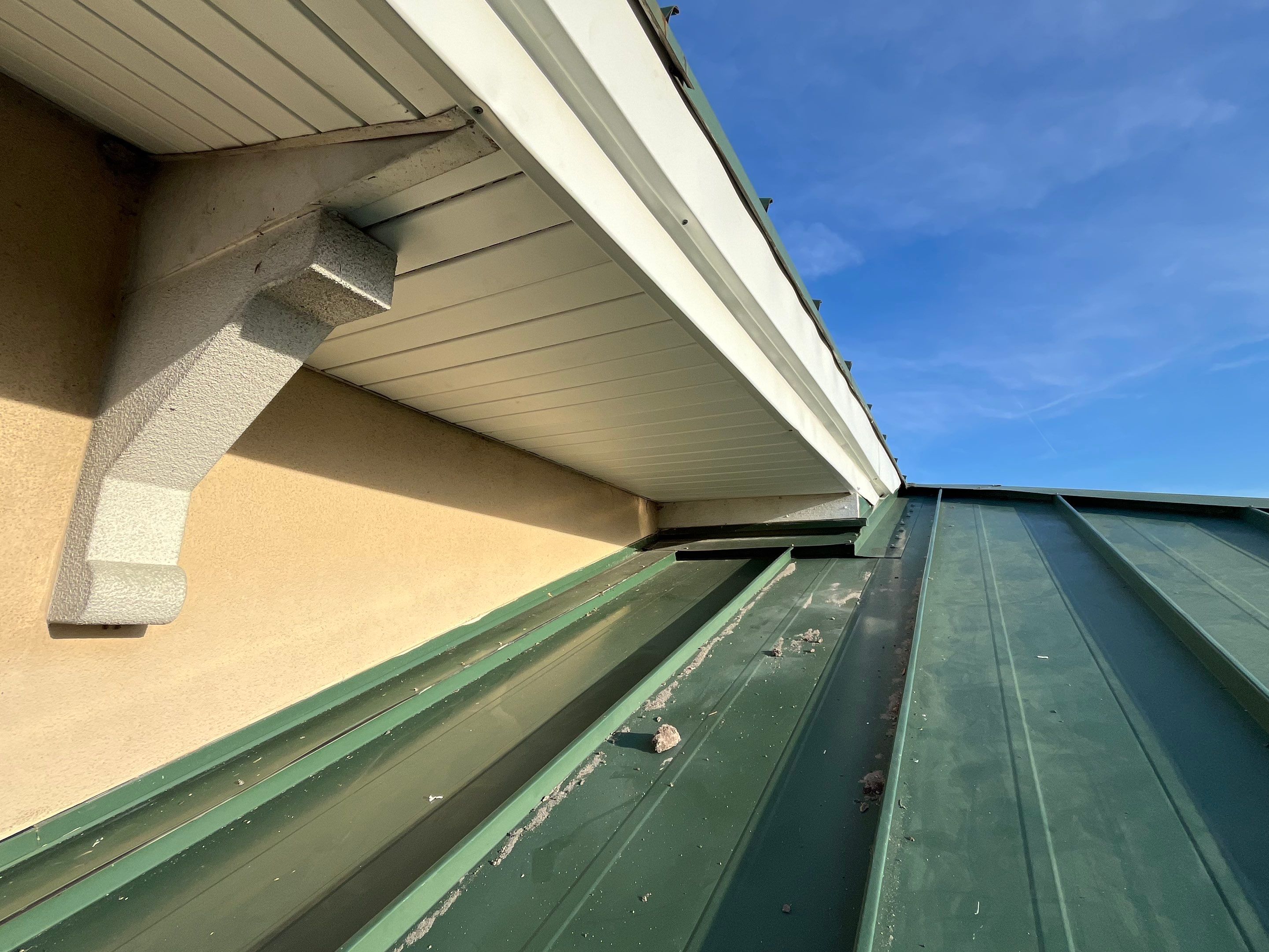Soffit and Fascia Repair in Sarasota FL by Gutter Professors
