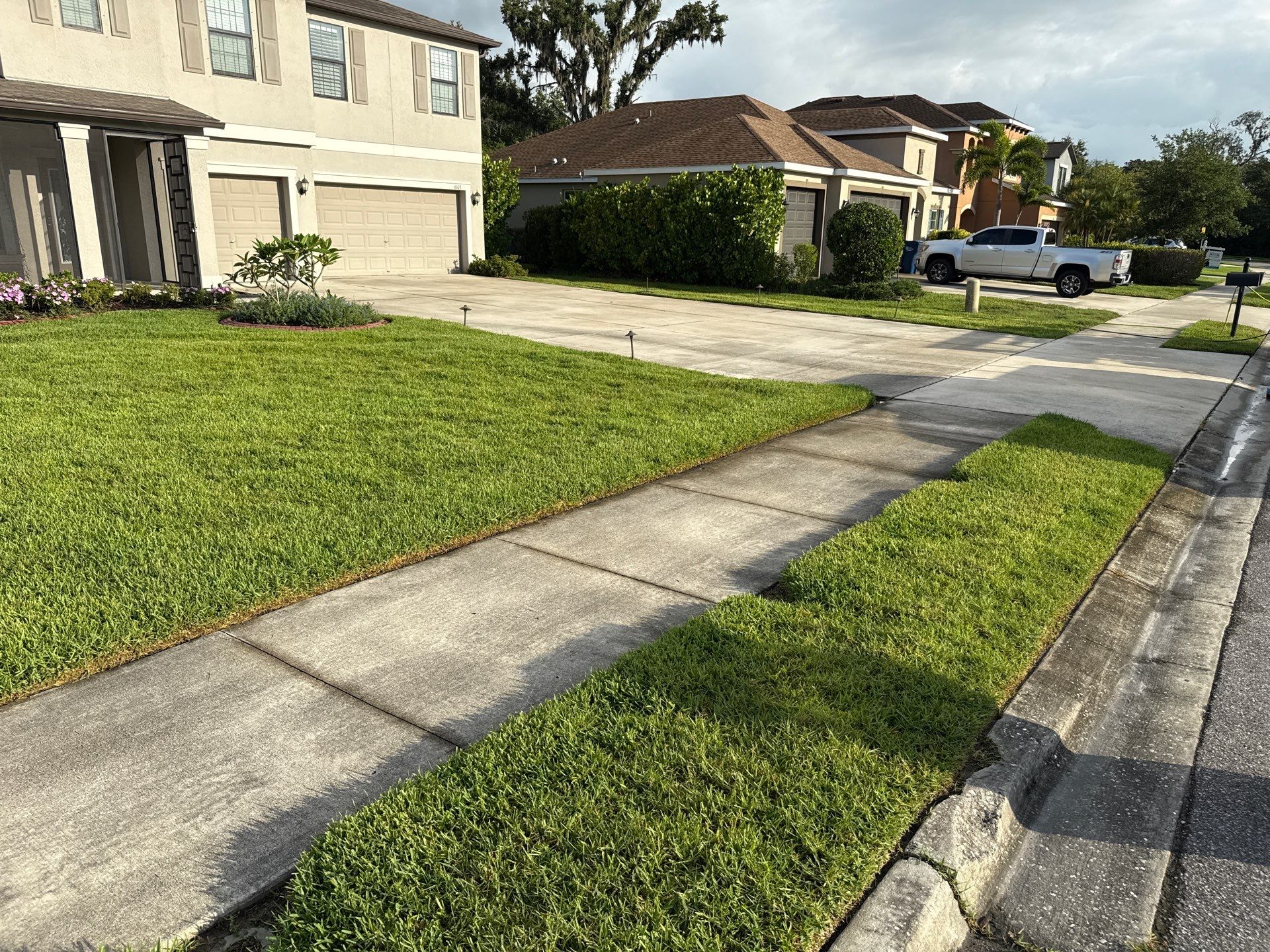 Large Corner Lot Concrete Cleaning in Old Mill Preserve – Palmetto, FL by Sunshine AquaWash