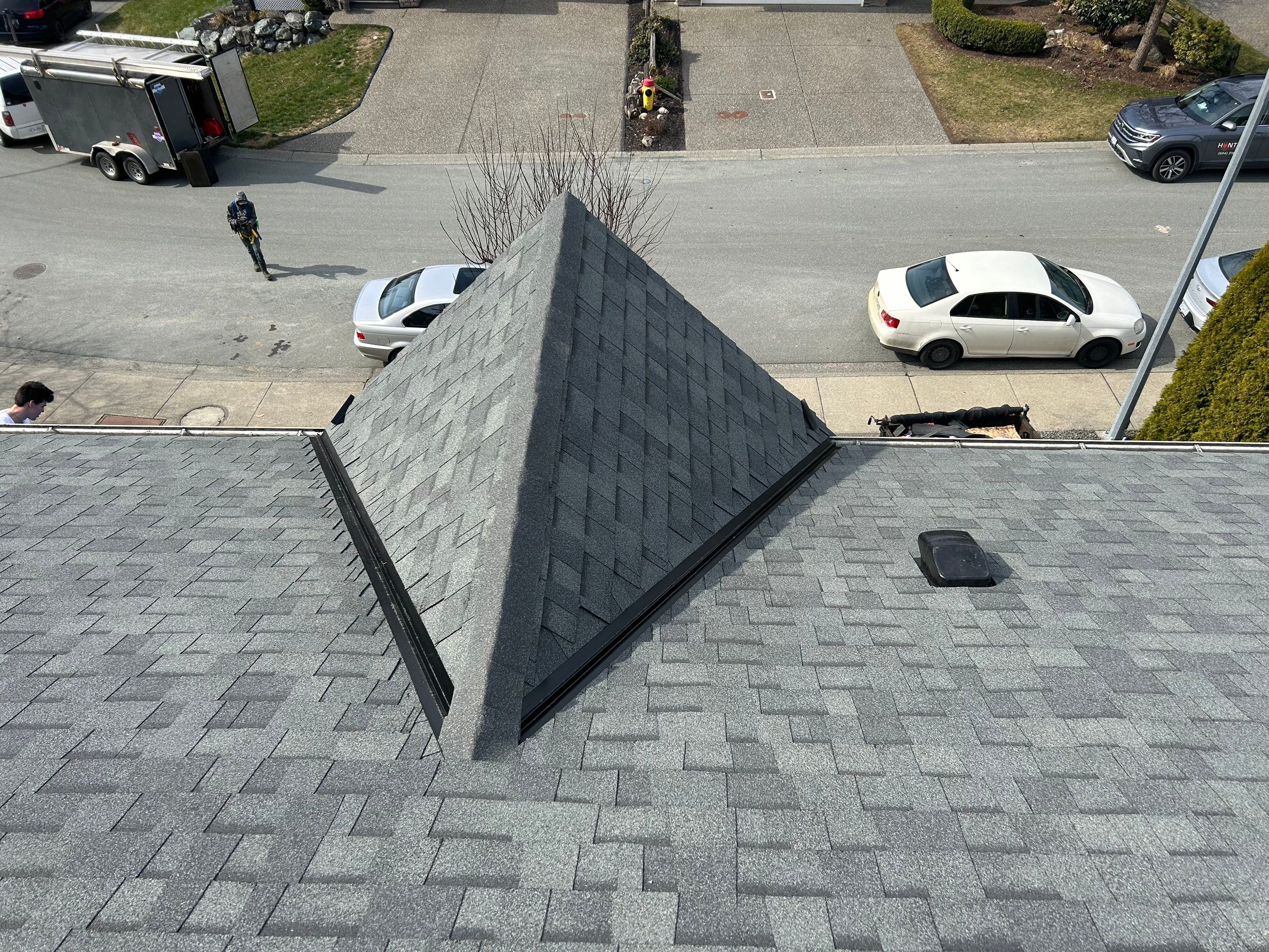 Residential Roofing Installation using OC Oakridge shingles by Top Notch Roofing Inc