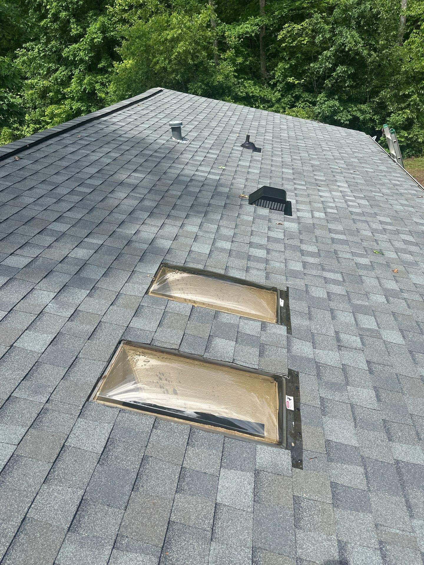 CertainTeed Landmark Pro Georgetown Gray - Multiples by Smithrock Roofing