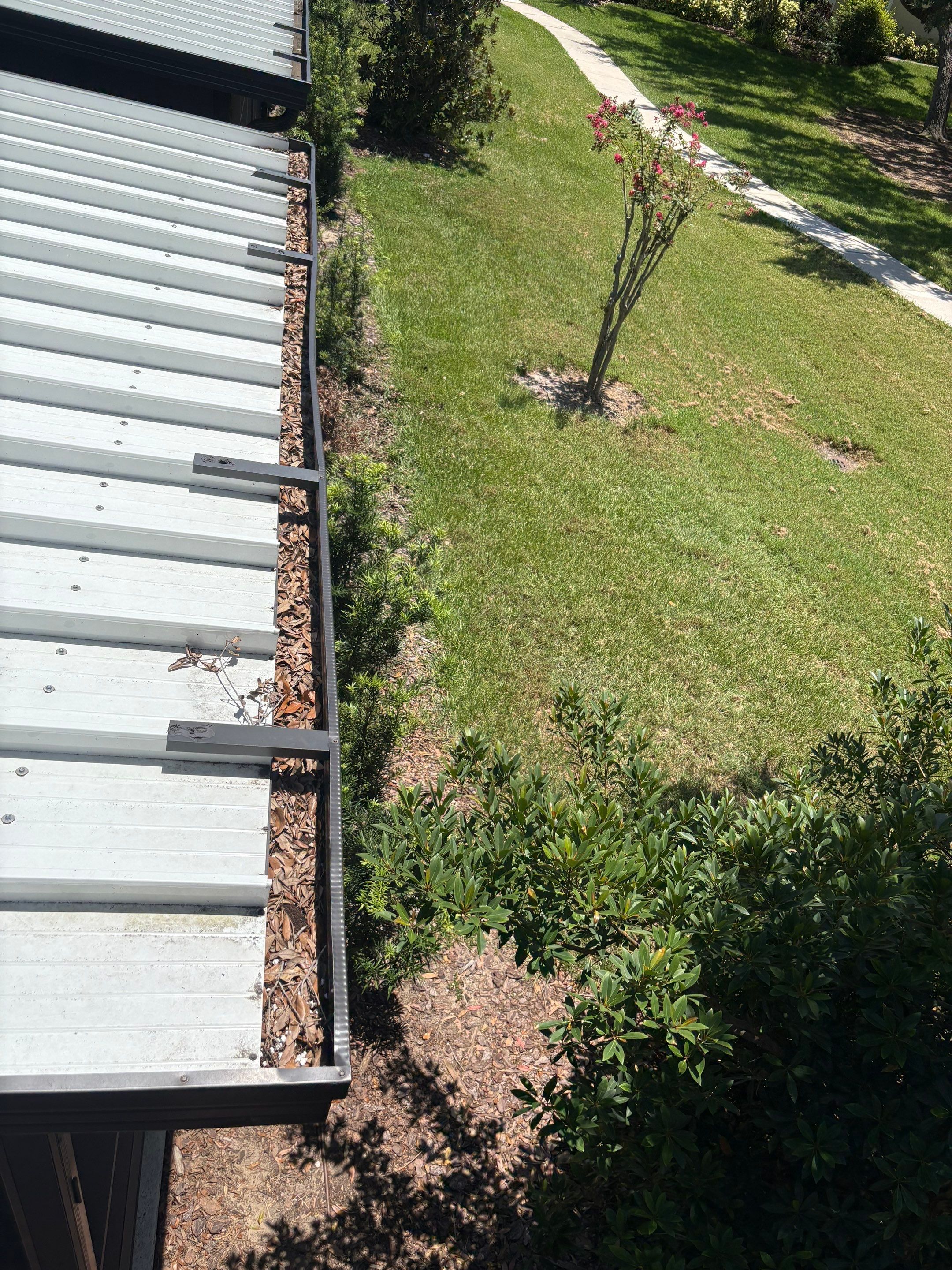 Riverview gutter cleaning job all gutters filles with leaf at residential location