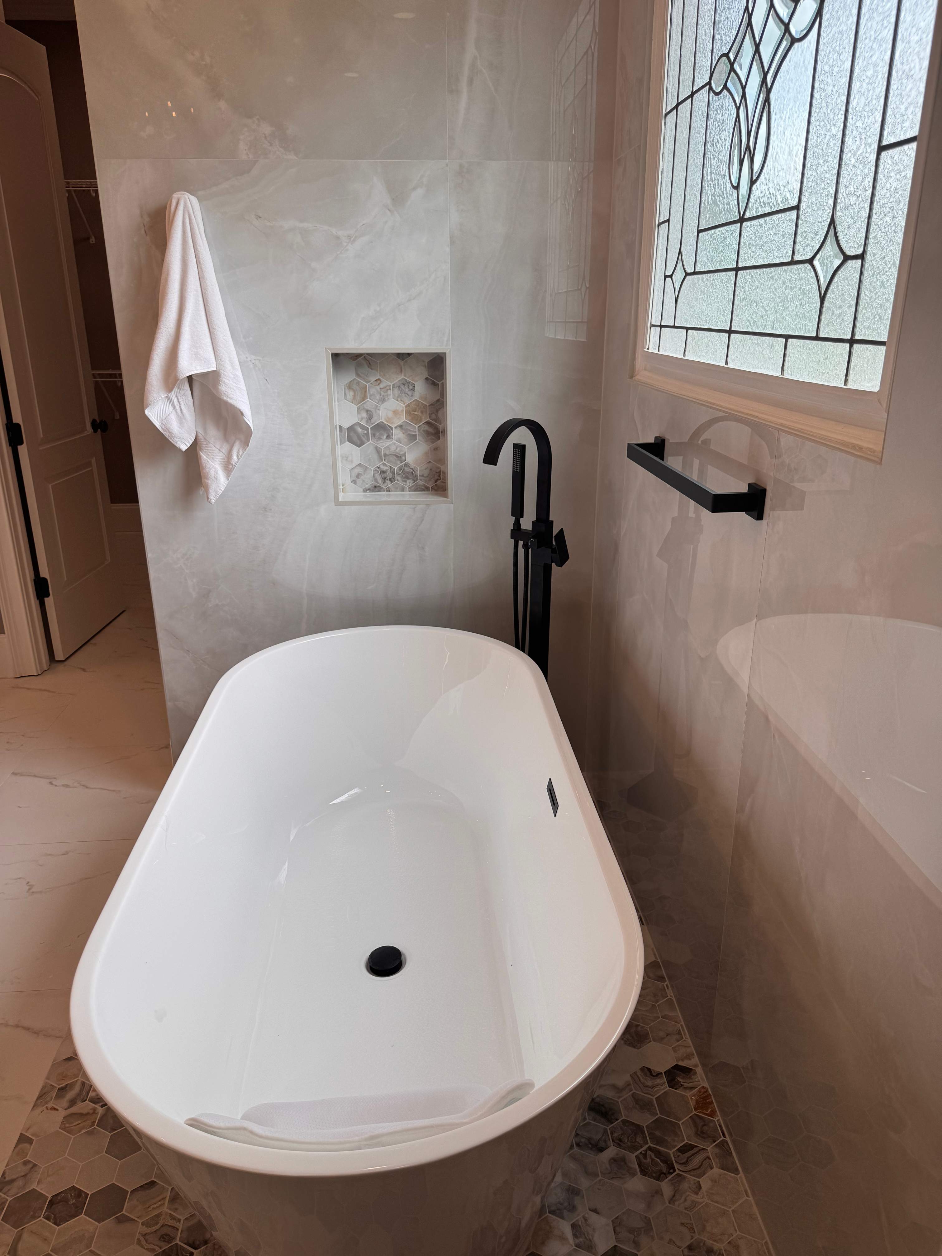 Master bathroom renovation by Prudencio