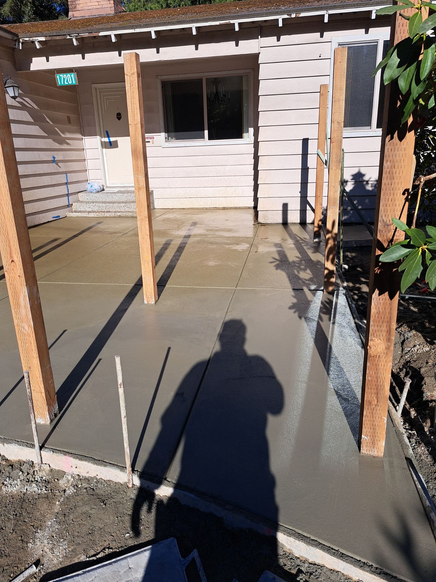 Modern Entry Fence by Jireh Asphalt & Concrete Inc 