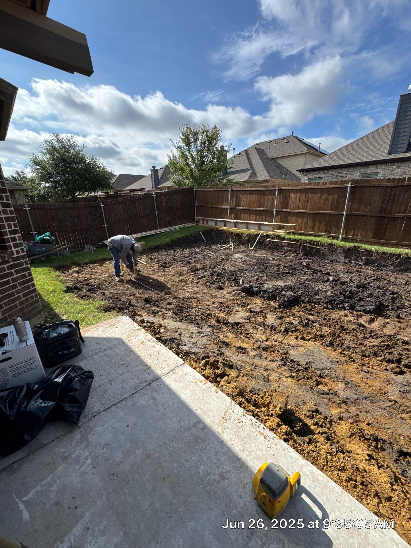 Geometric Pool with Level Spa by Pinnacle Pools and Spas - DFW