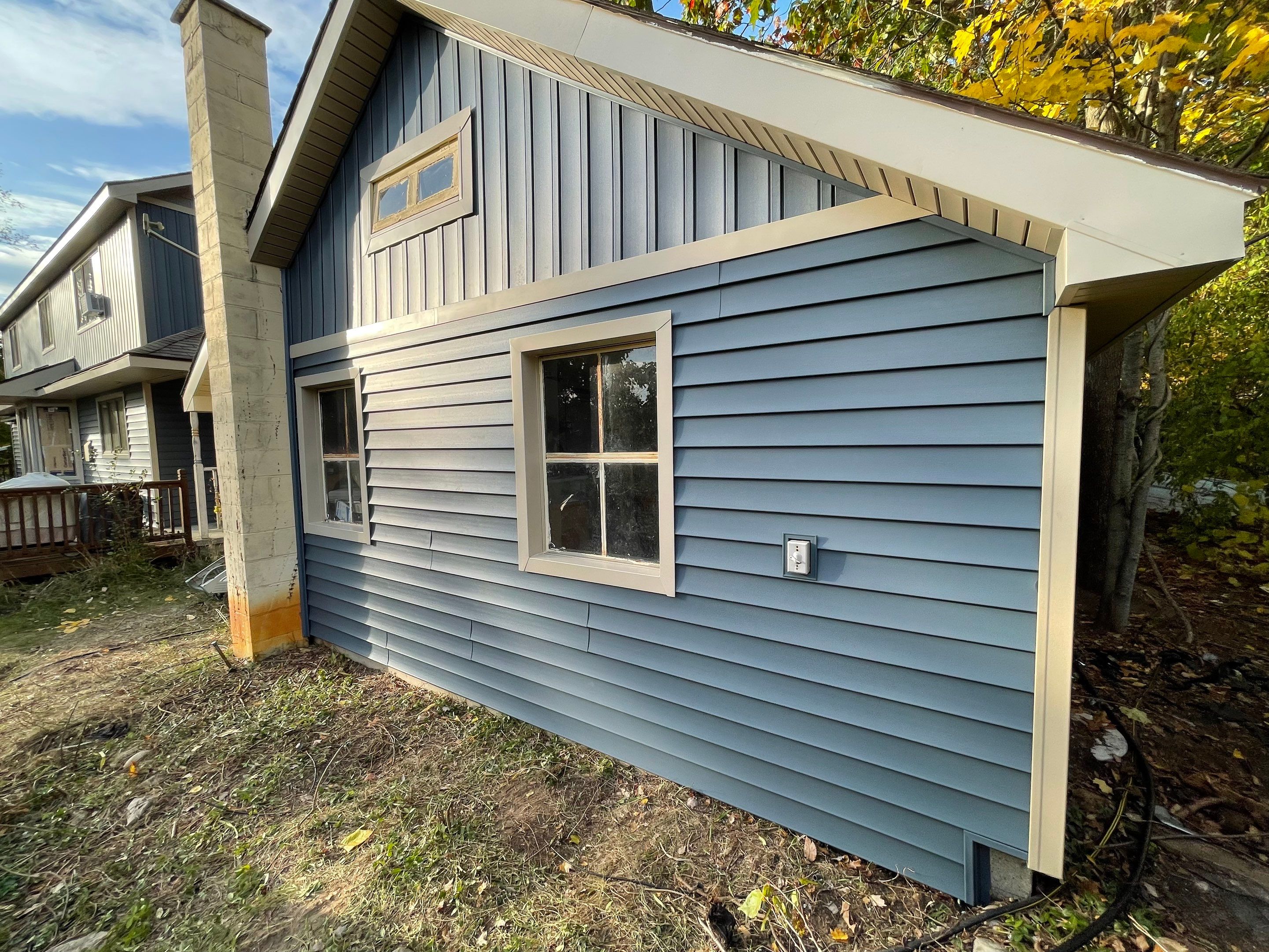 CertainTeed Monogram D5 Pacific Blue + Cedar Impression Shake Driftwood Blend & Pacific Blue + CertainTeed Board & Batten Pacific Blue by 180 Contractors