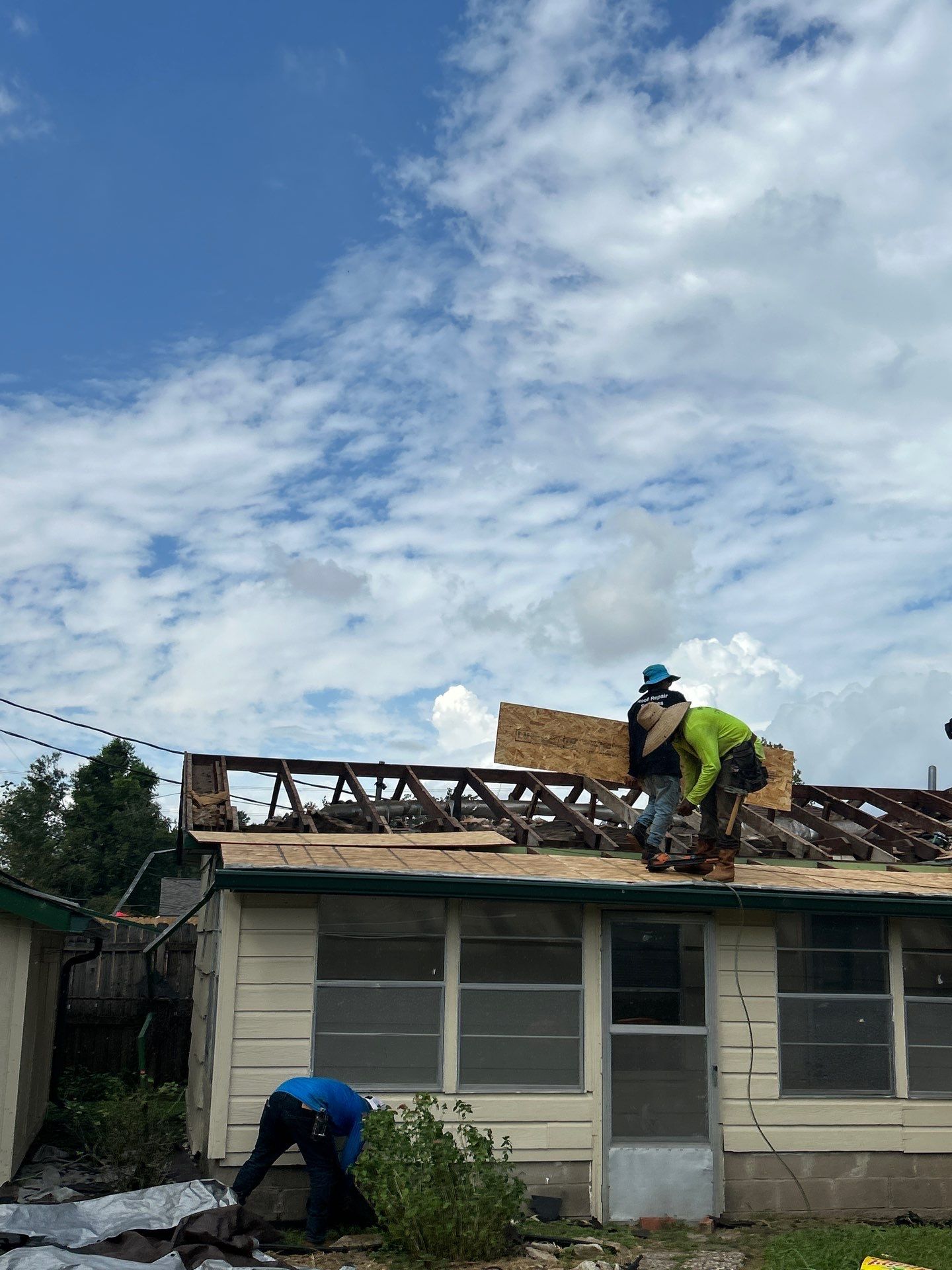 Residential Roofing Installation using Owen's Corning Duration (Lifetime) Shingles by Roof Repair Company