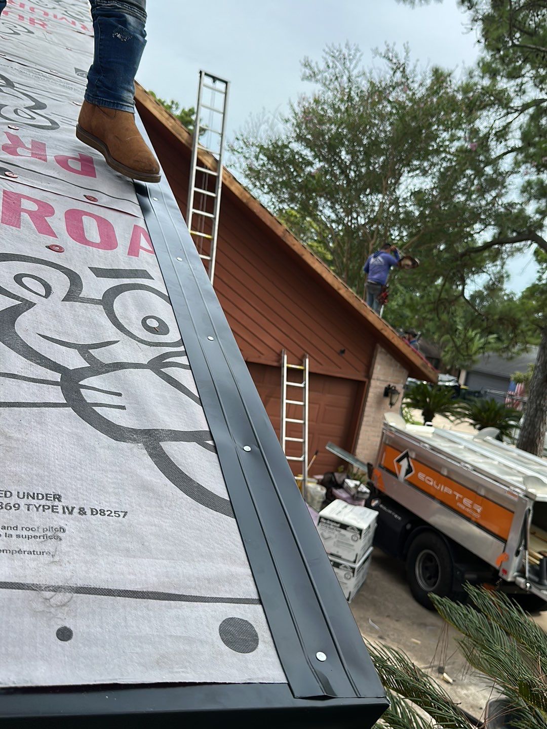 Residential Roofing Installation using Owen's Corning Duration (Lifetime) Shingles by Roof Repair Company