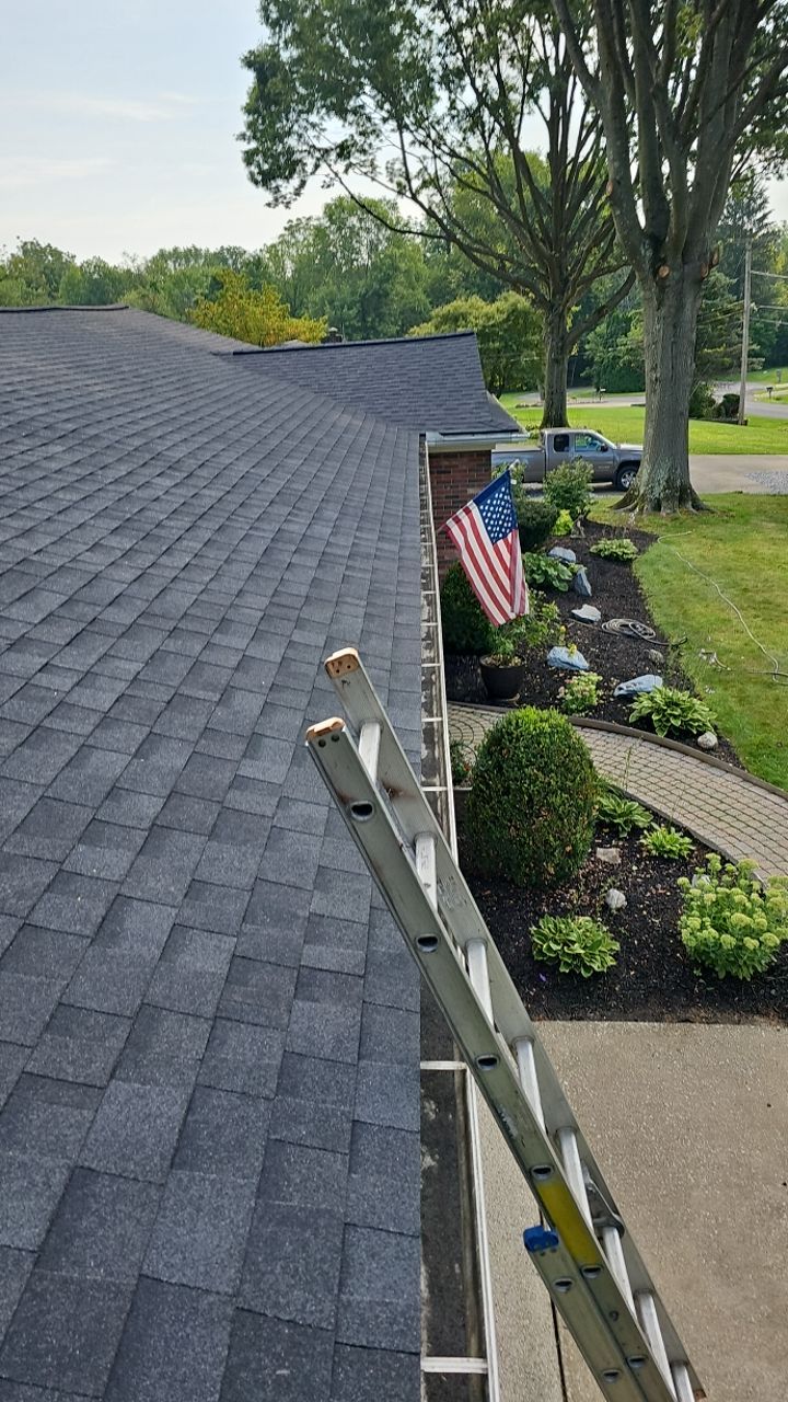 OWENS CORNING COLOR: Onyx Black by Eagle Eye Roofing