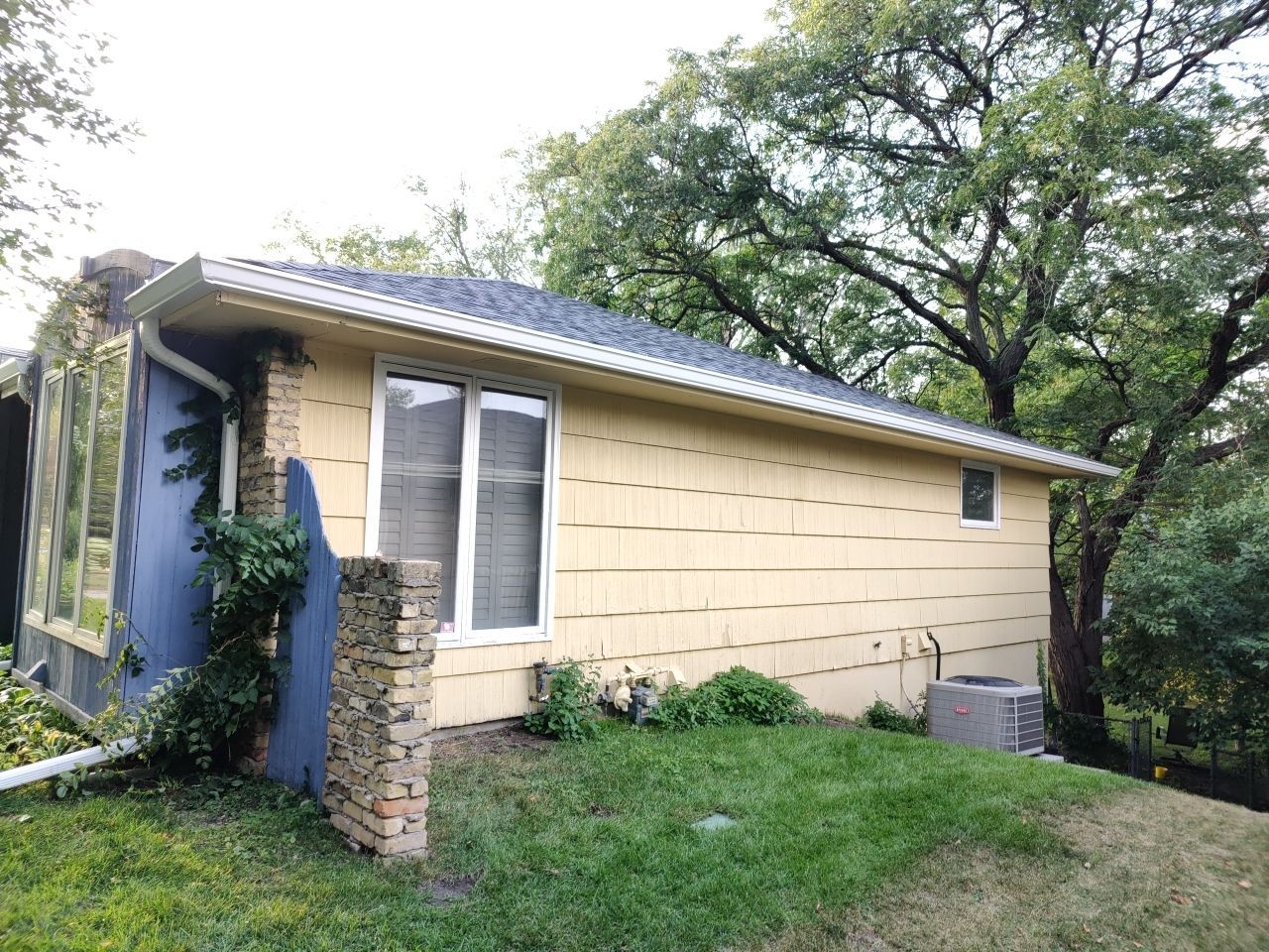 6" Gutters in Minneapolis by Next Level Seamless Gutters / Exteriors Inc.