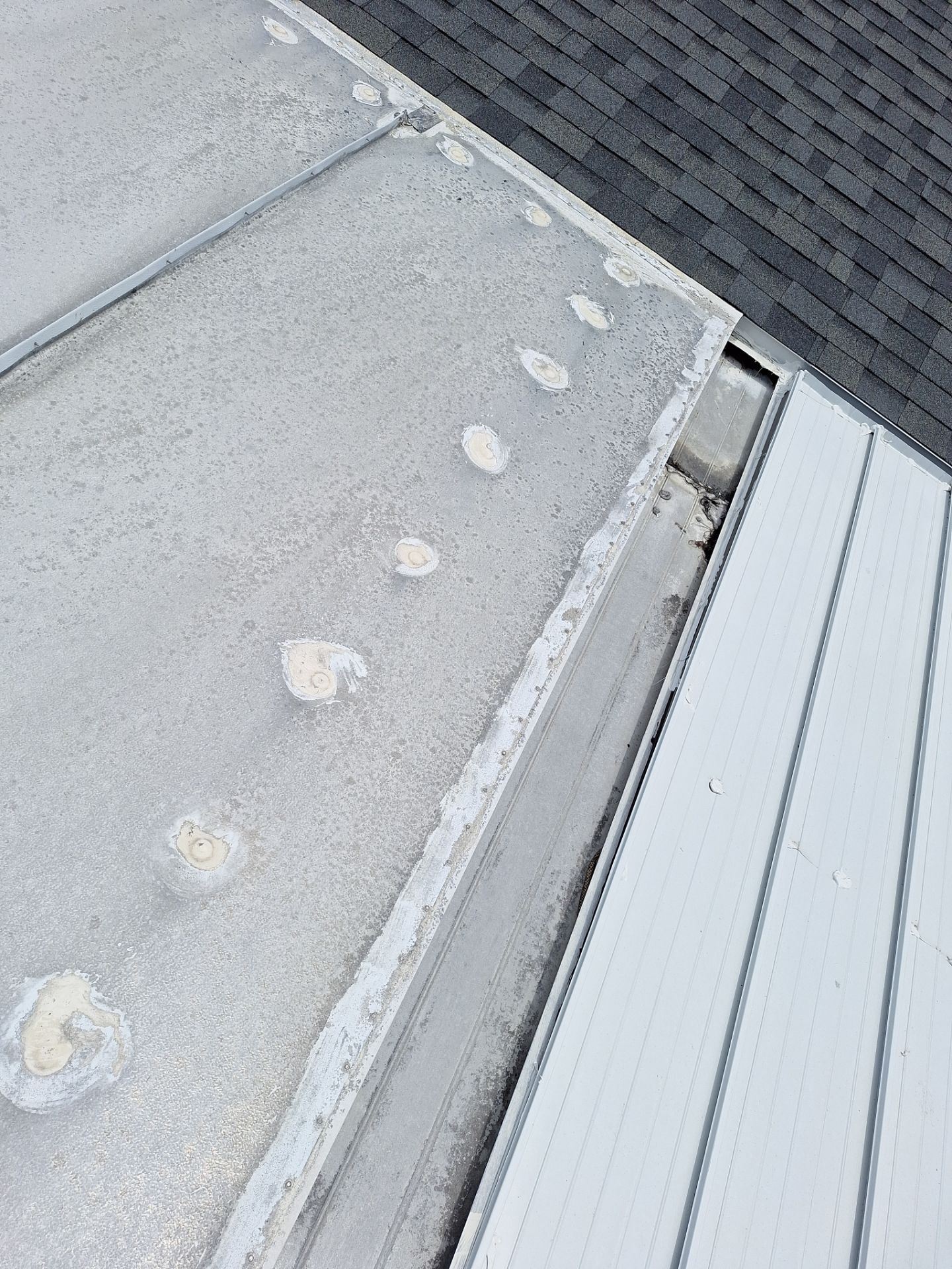 Project in St. Petersburg 33712 by Mitchell Roofing Company LLC 