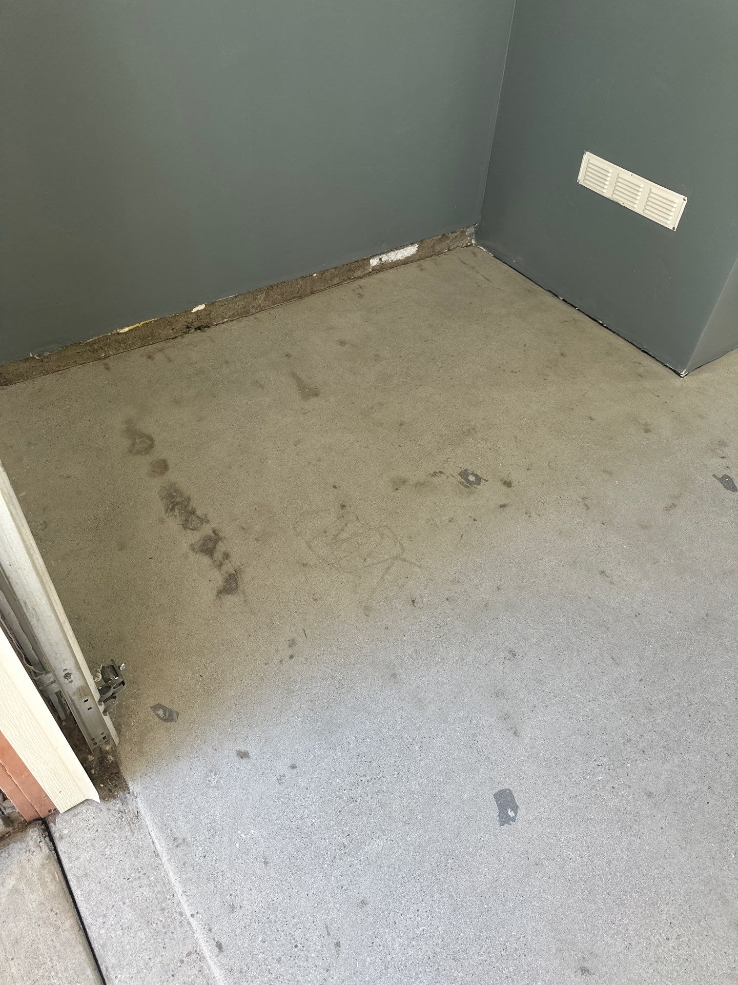Simiron Polyurea Garage Floor Coating with Stargazer Chips by MGP Coatings