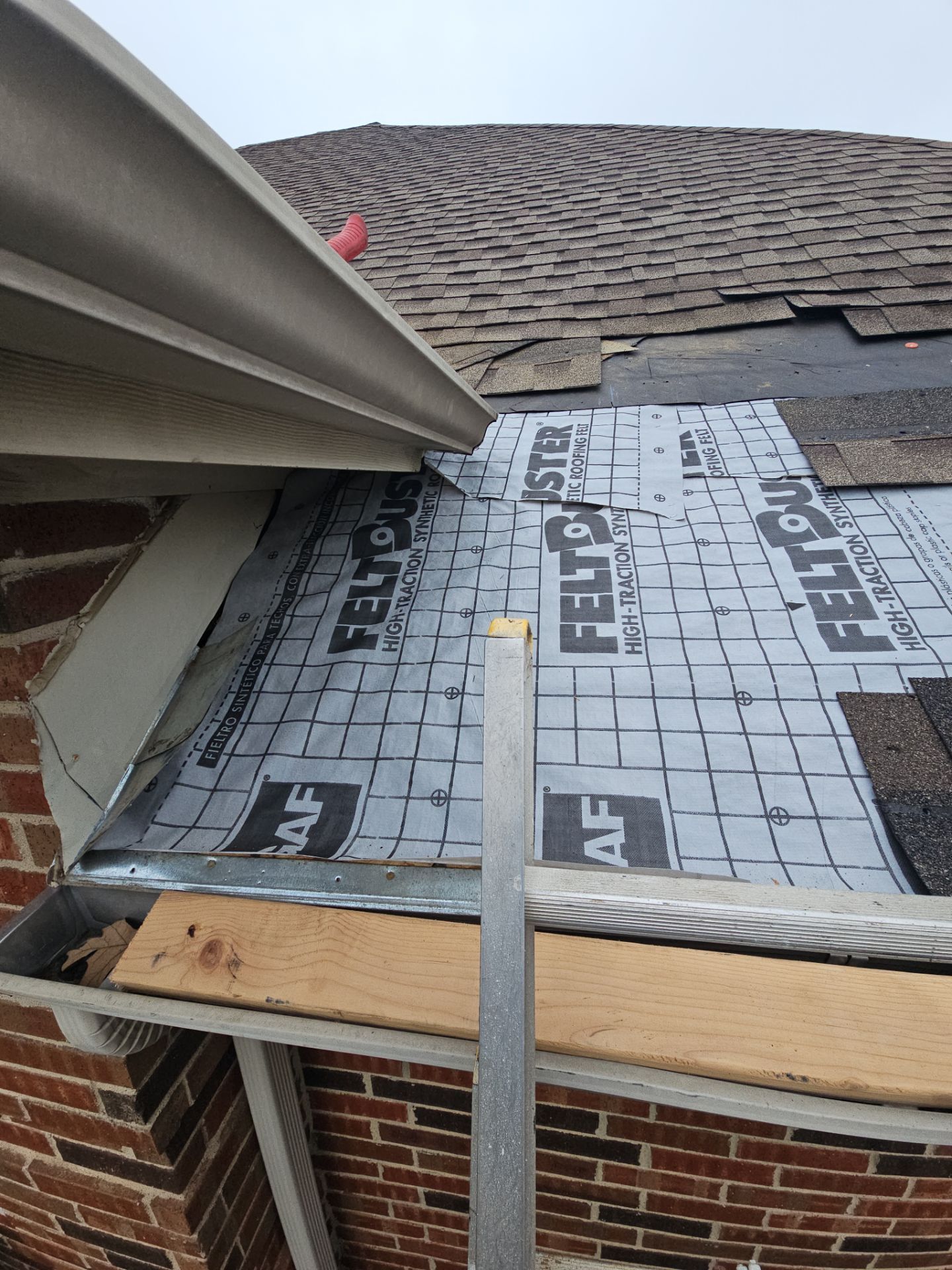 Expert Roof Leak Detention & Repair in Murphy, TX by road roofing llc