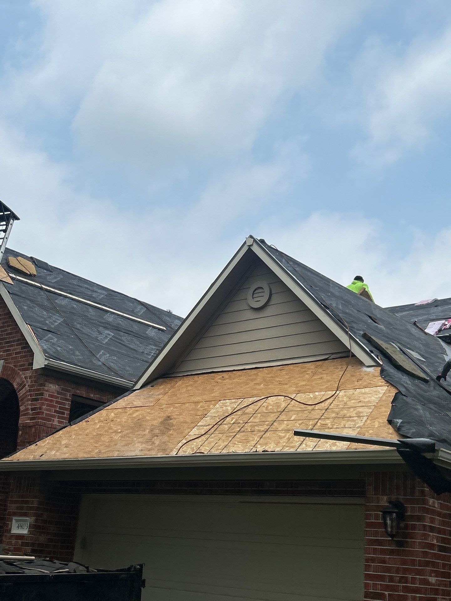 Residential Roofing Installation using Owen's Corning Duration (Lifetime) Shingles by Roof Repair Company