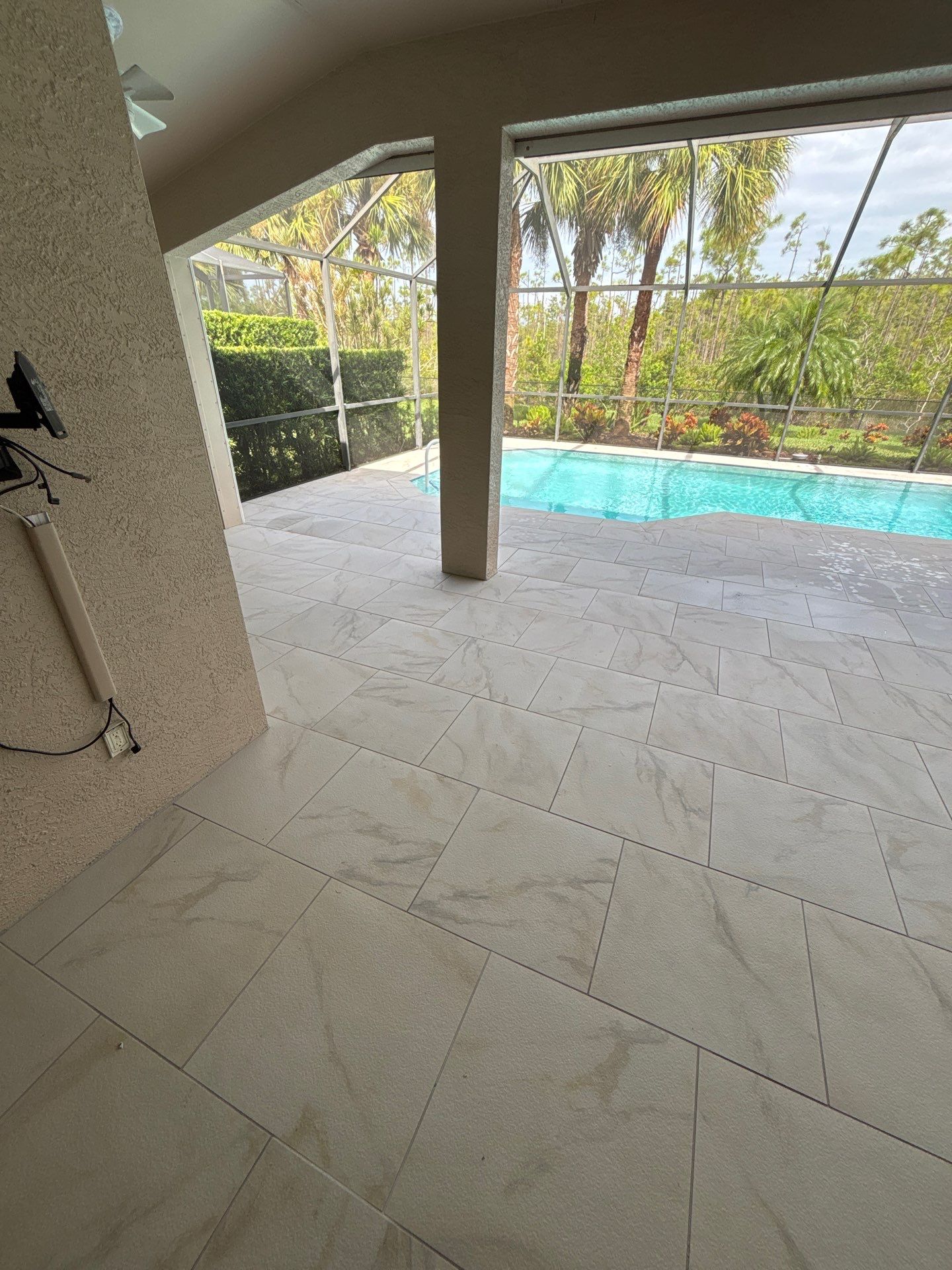 Porcelain Pool Deck - Colonial Country Club by Old Town Pavers Llc