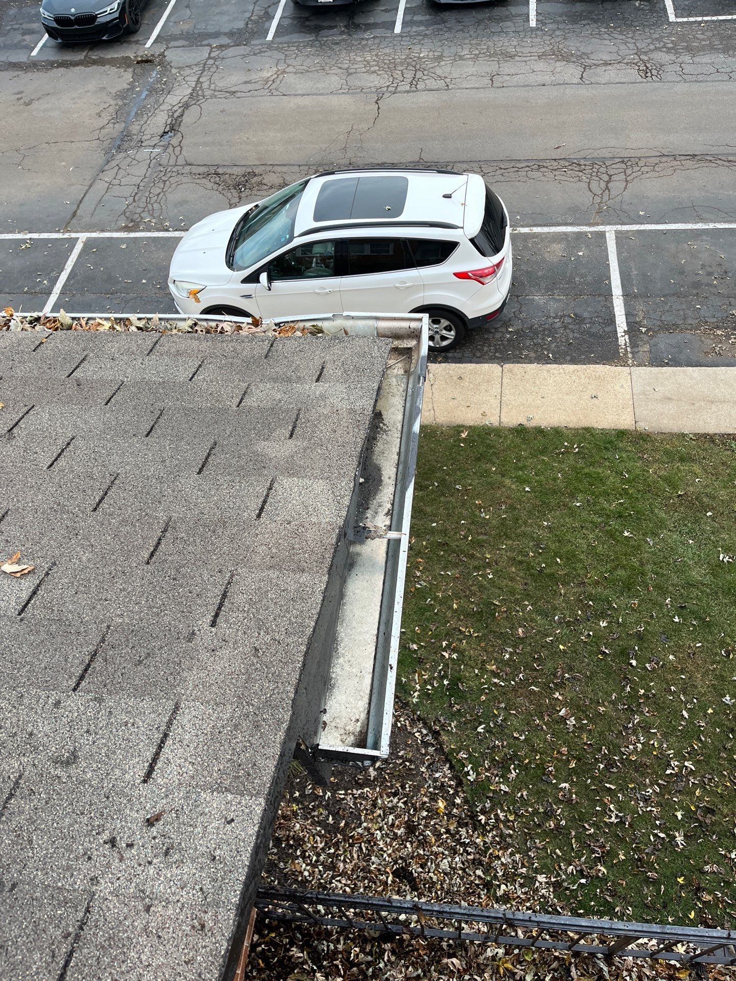 Commercial gutter cleaning Lombard, IL after photo with clean gutters