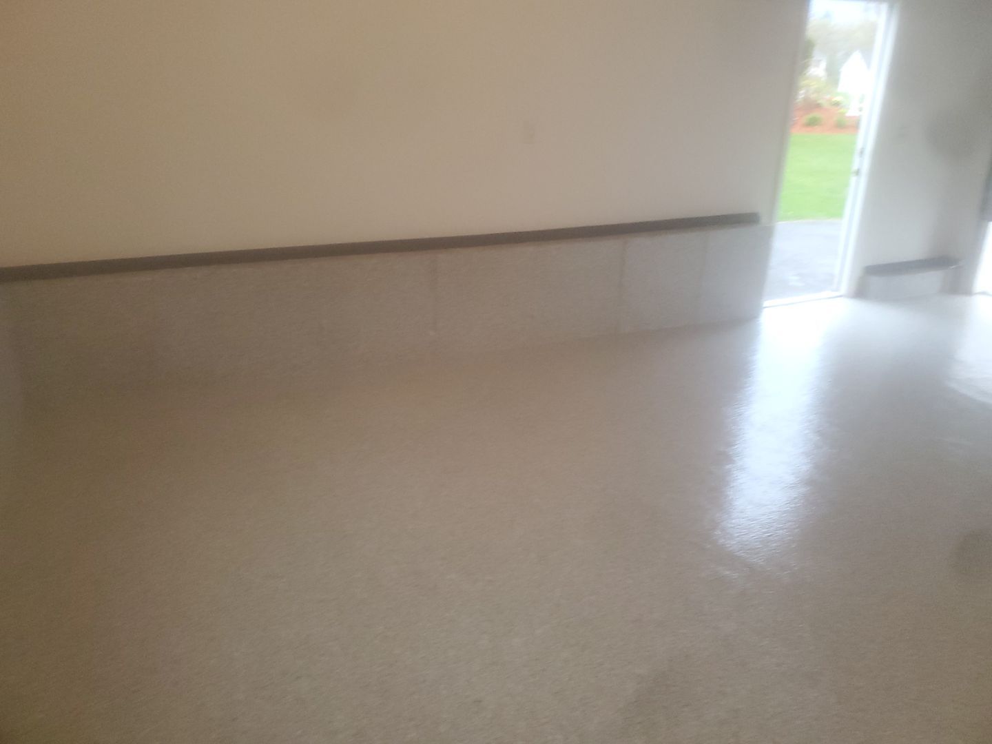 Garage in Nashua, NH 03062 by Symphony Concrete Coatings