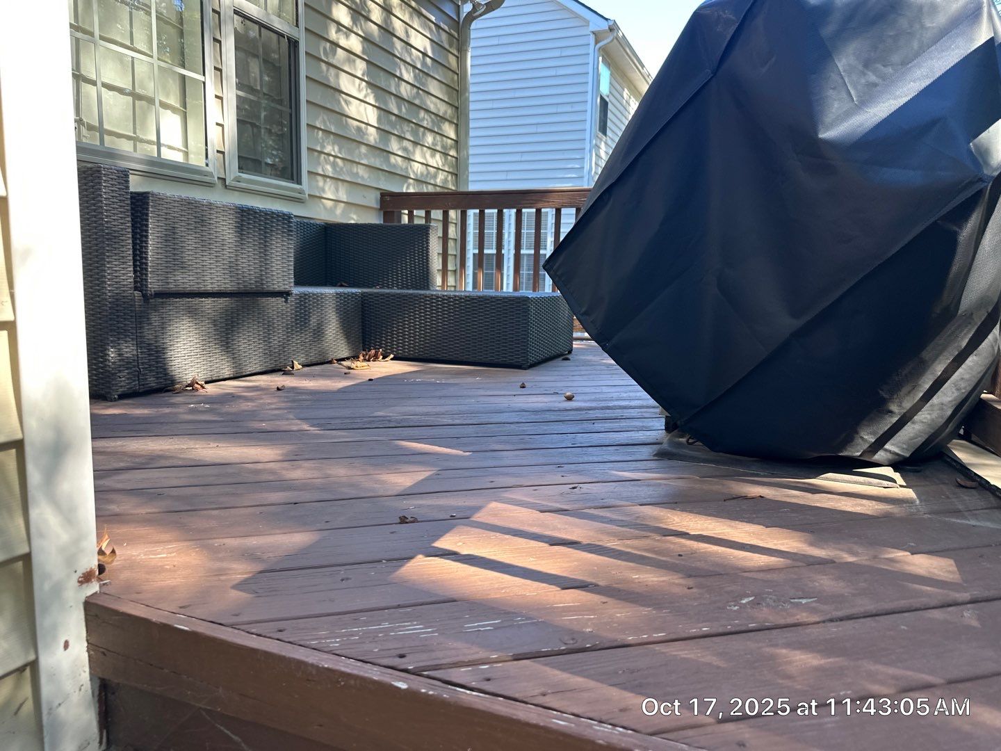 Wood Deck using Wood Stain by DuraSeal