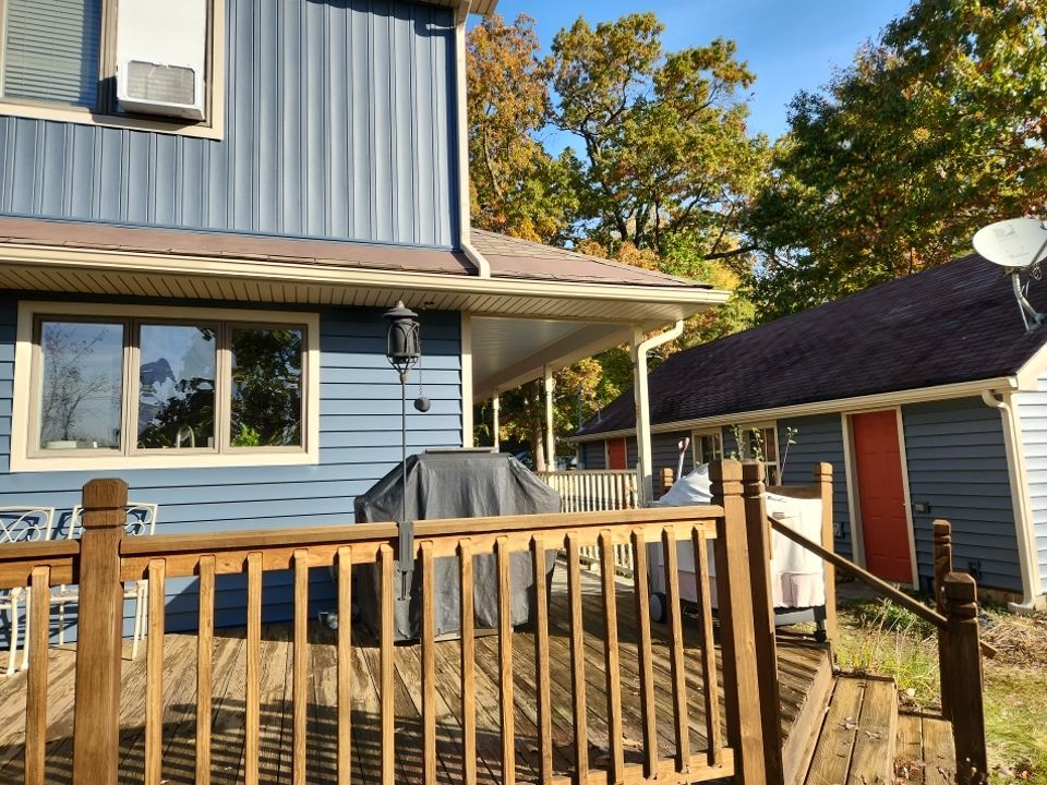 CertainTeed Monogram D5 Pacific Blue + Cedar Impression Shake Driftwood Blend & Pacific Blue + CertainTeed Board & Batten Pacific Blue by 180 Contractors
