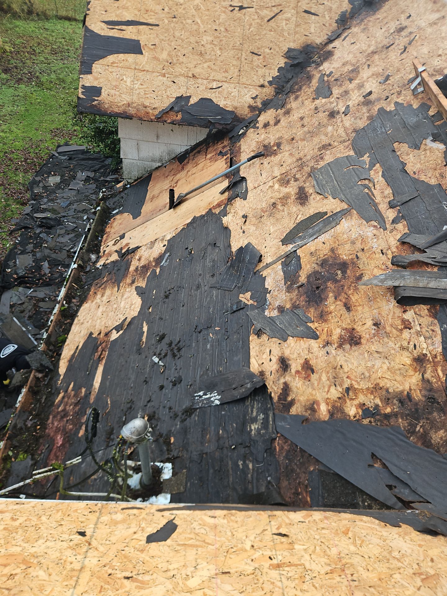 Residential Roofing Installation using IKO Dynasty (Color: Granite Black) by Orezona Building & Roofing Company, Inc.
