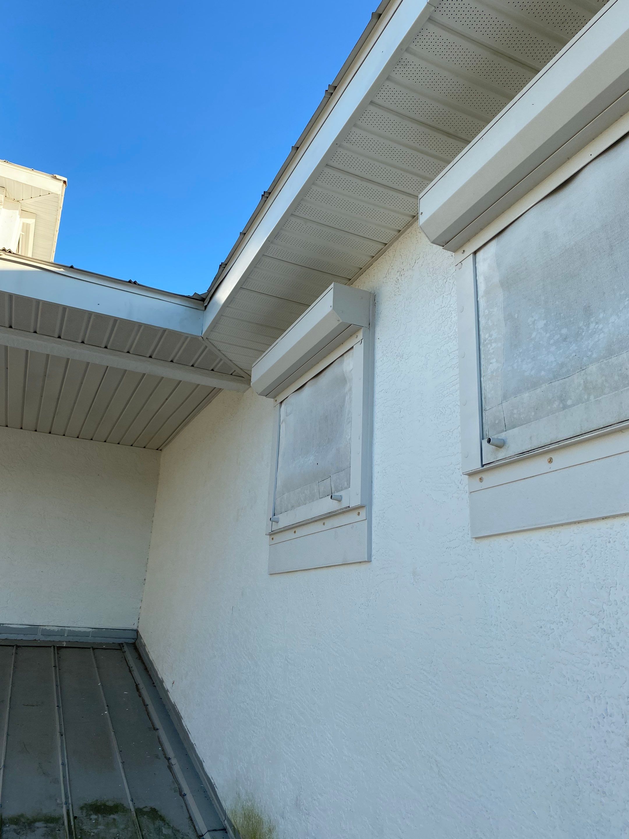 Seamless Gutter Installation for Beach Homes in Sarasota FL by Gutter Professors