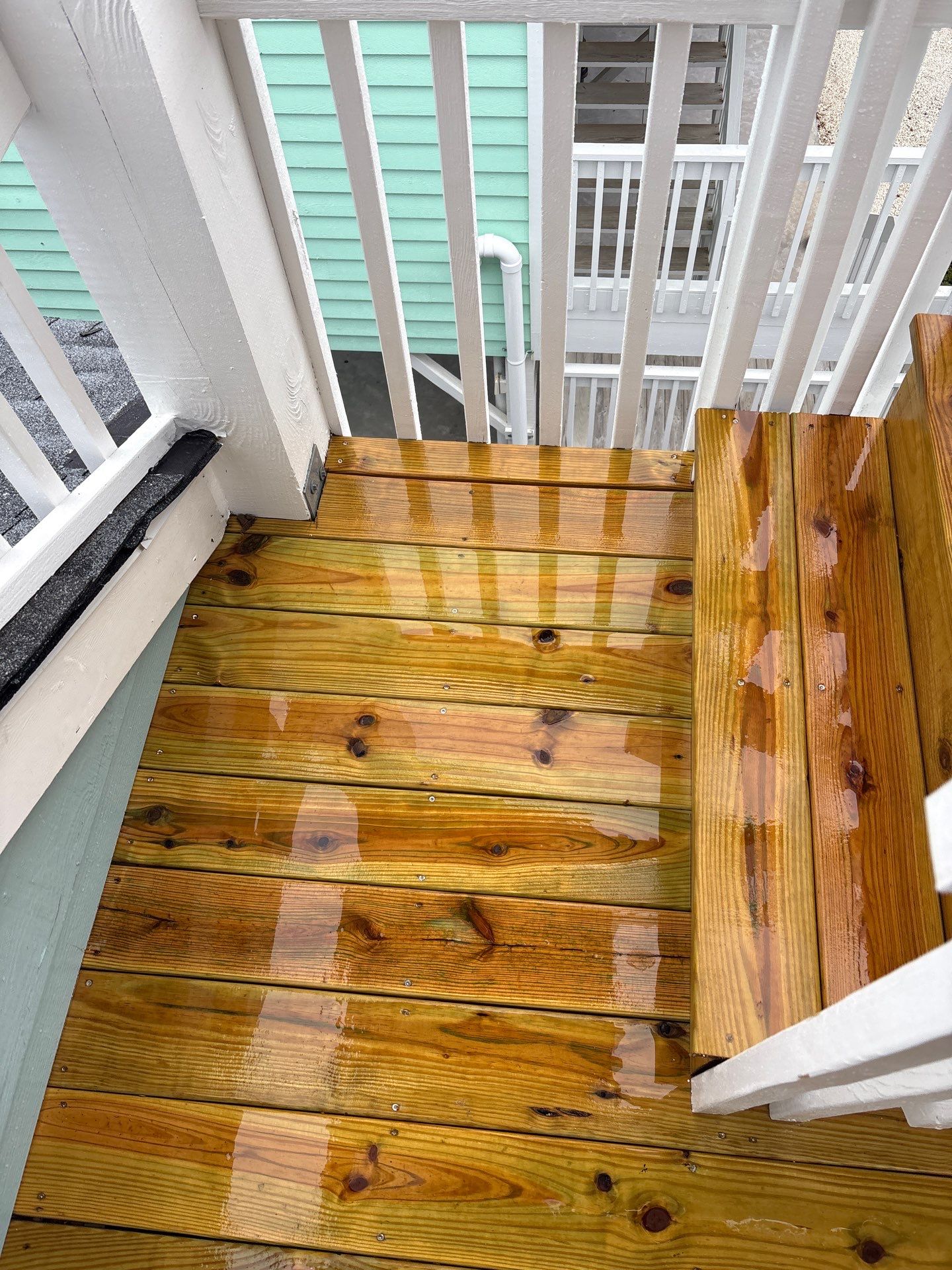 Wood Deck using Wood Sealant by DuraSeal