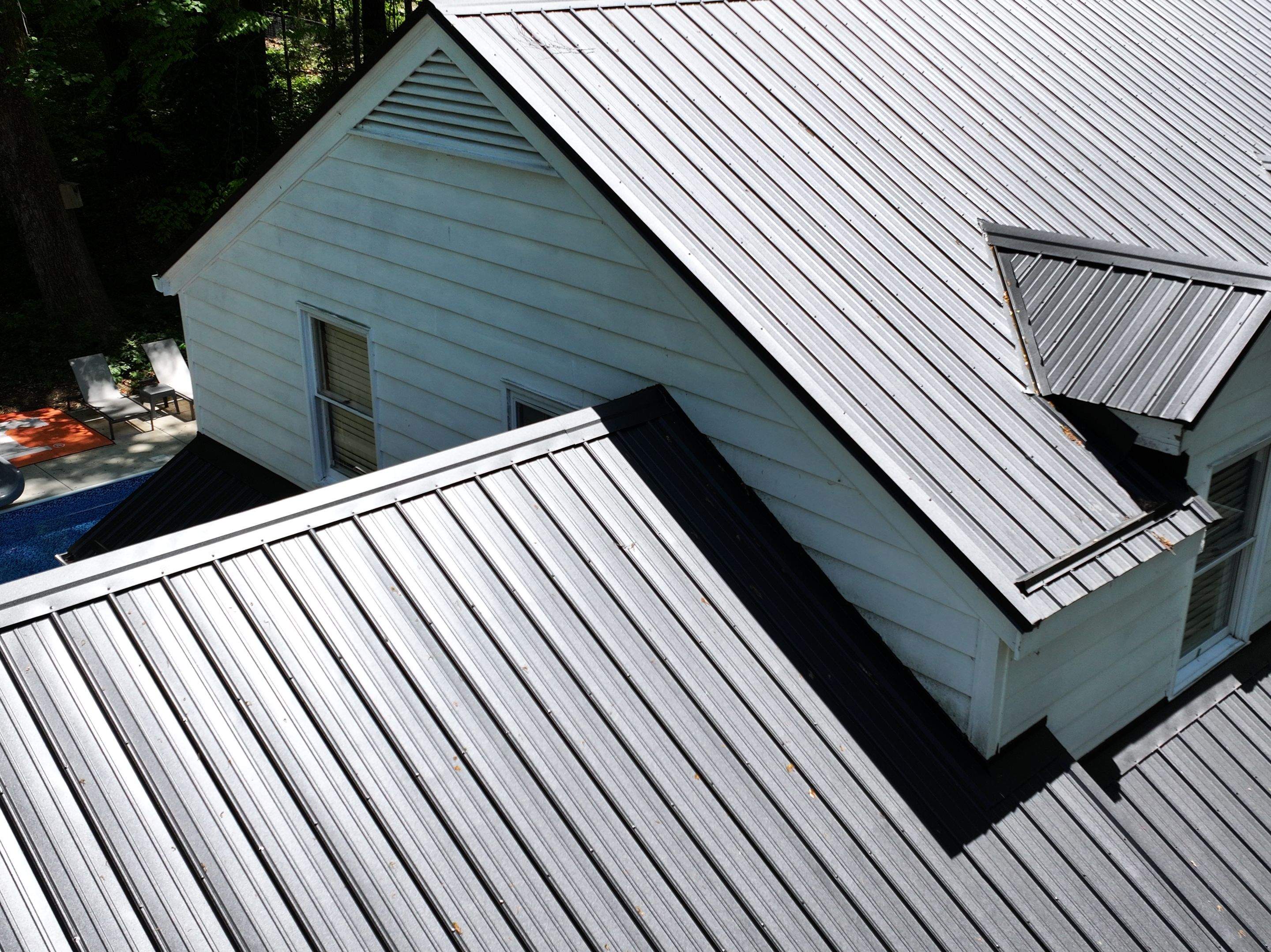 Pipkin Residence by Omnia Roofing