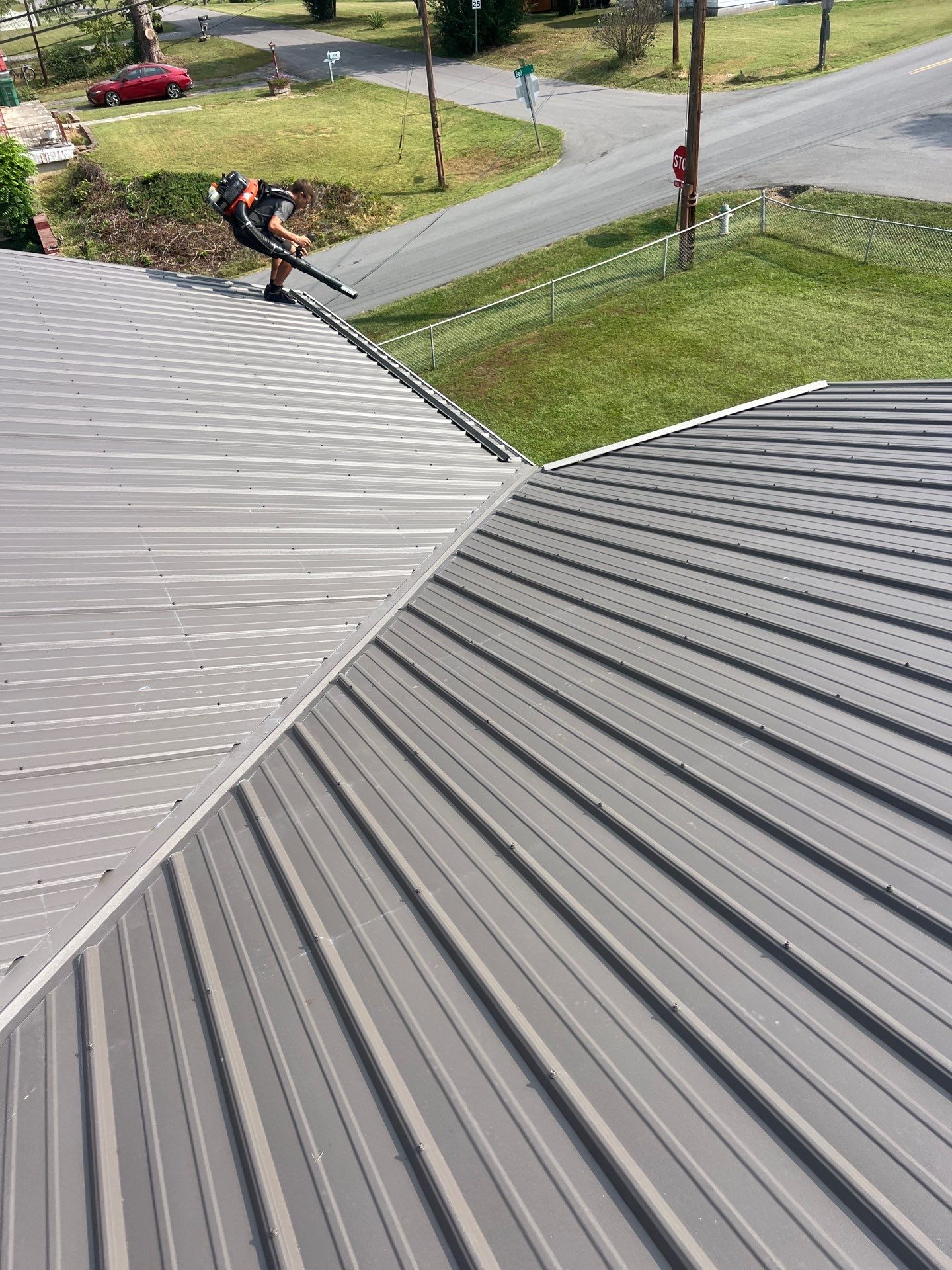 Morrison Residence - Piney Flats by Omnia Roofing